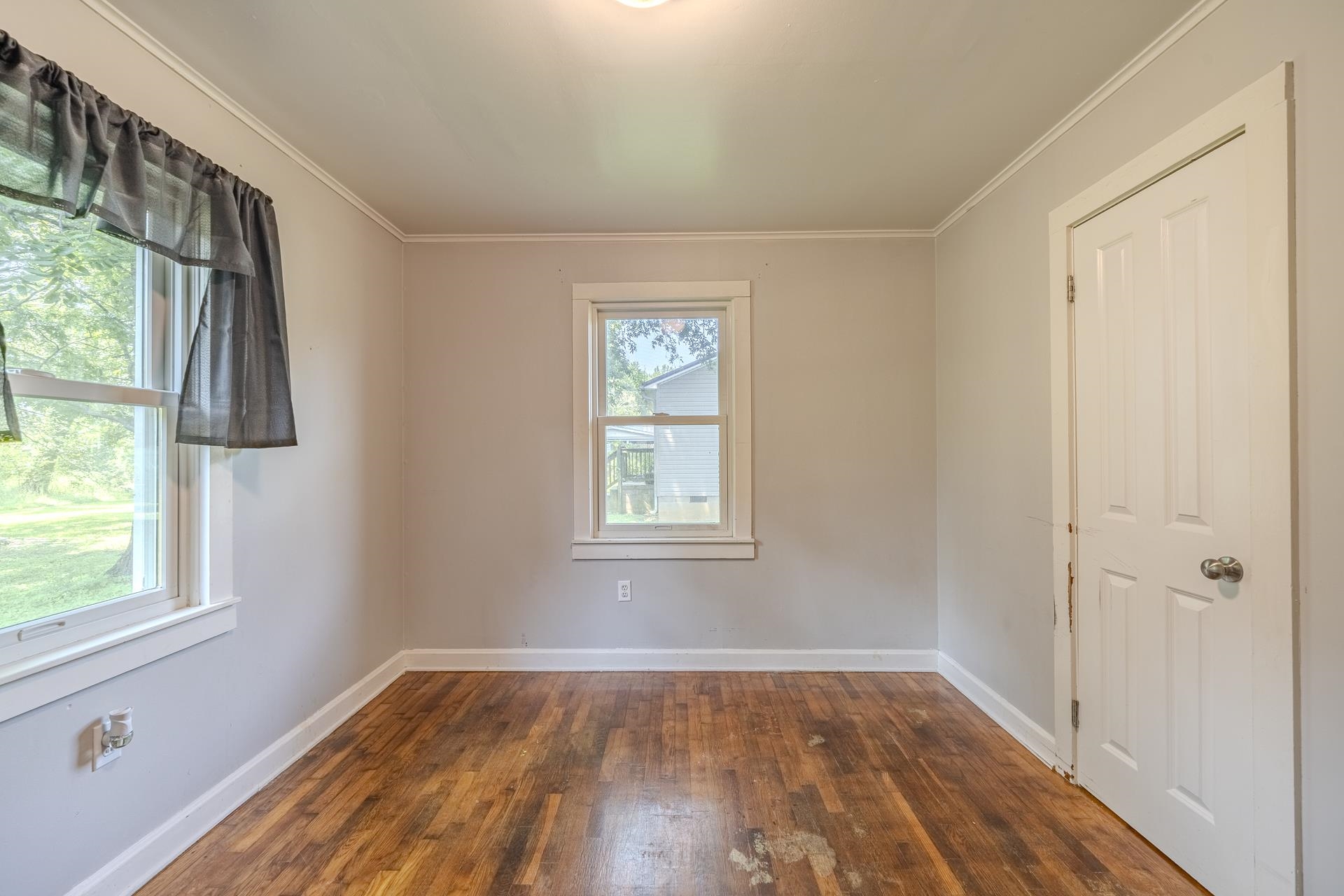 111 N Elm St Property Photo 11