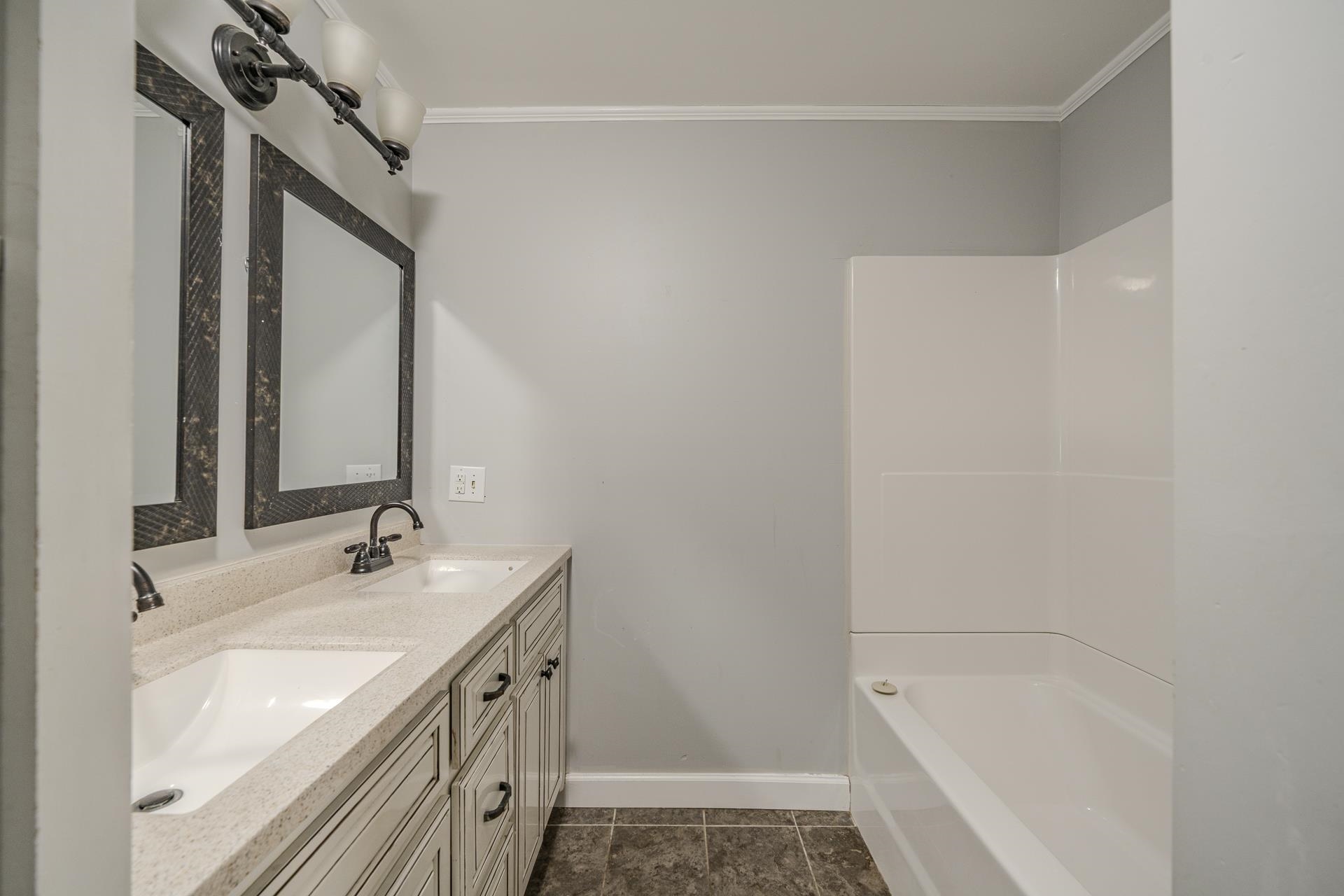 111 N Elm St Property Photo 16