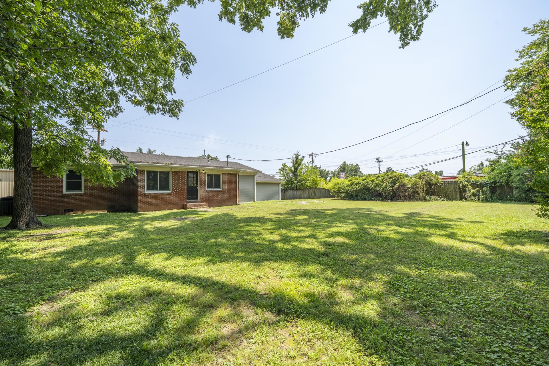 111 N Elm St Property Photo 25