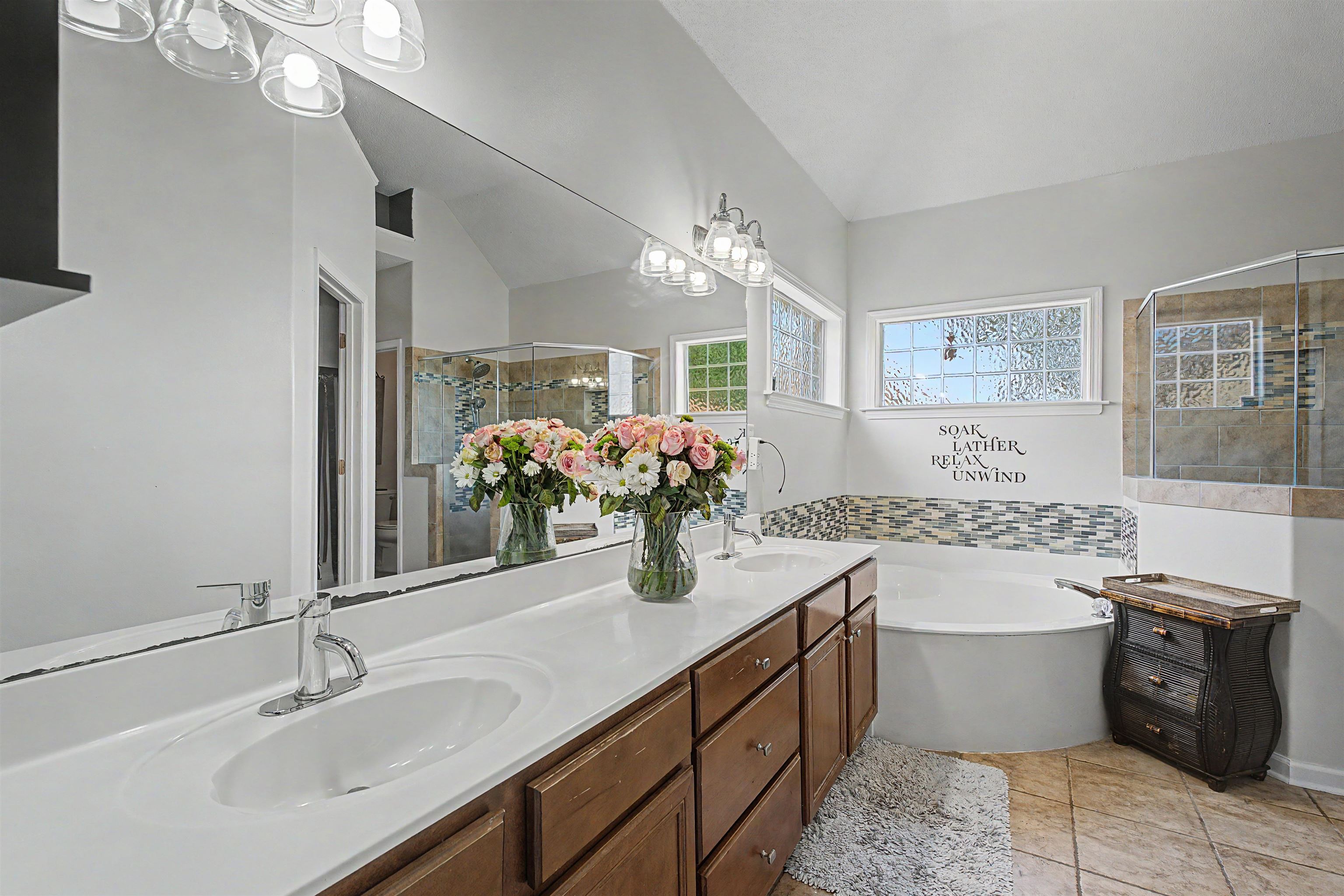 1066 Kentshire Cv Property Photo 20