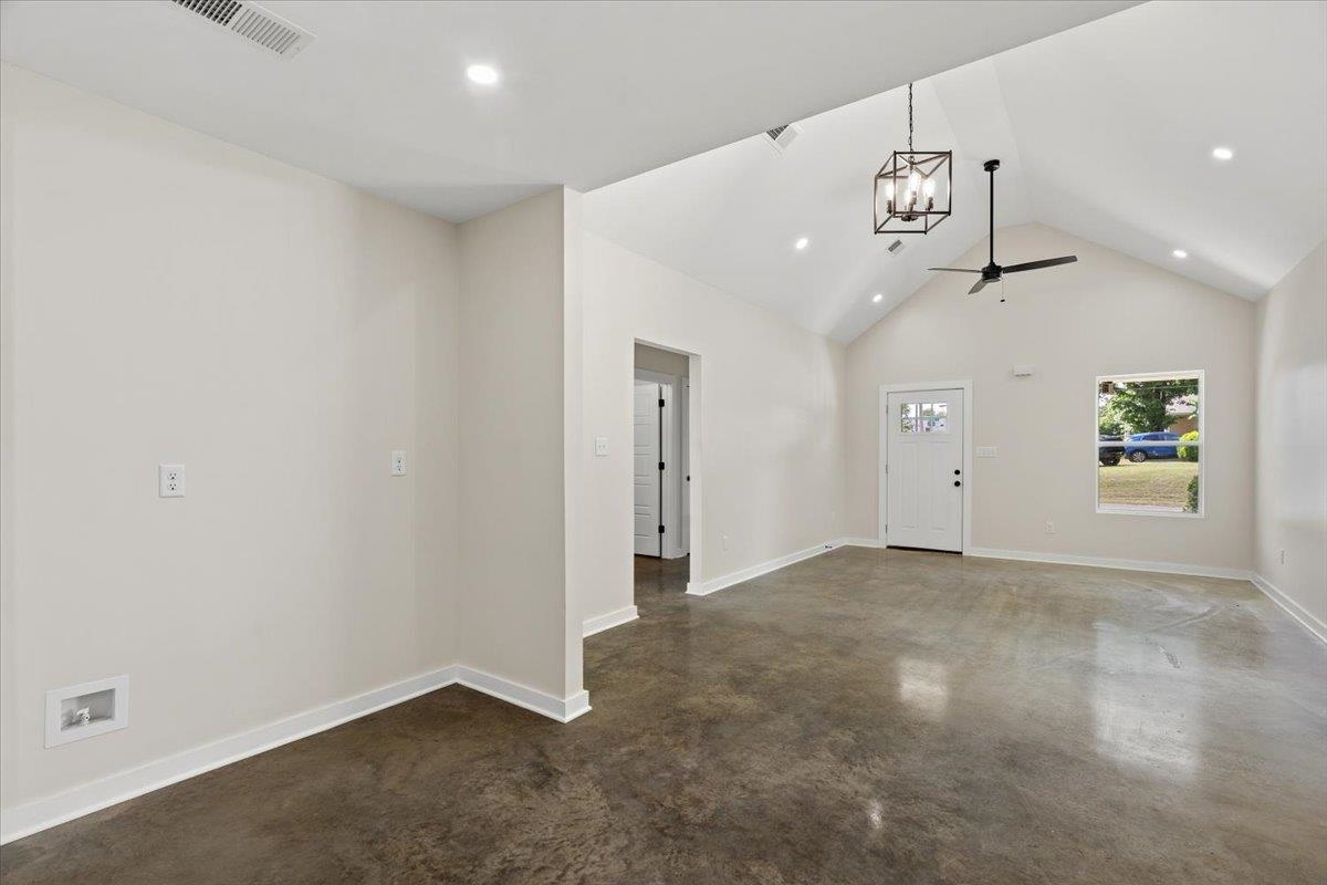750 Barrett Pl N Property Photo 23
