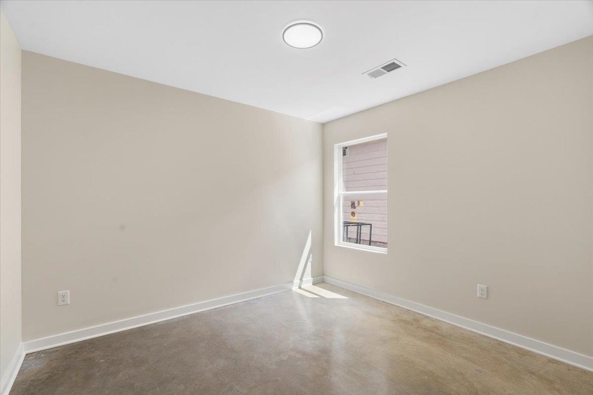 750 Barrett Pl N Property Photo 24