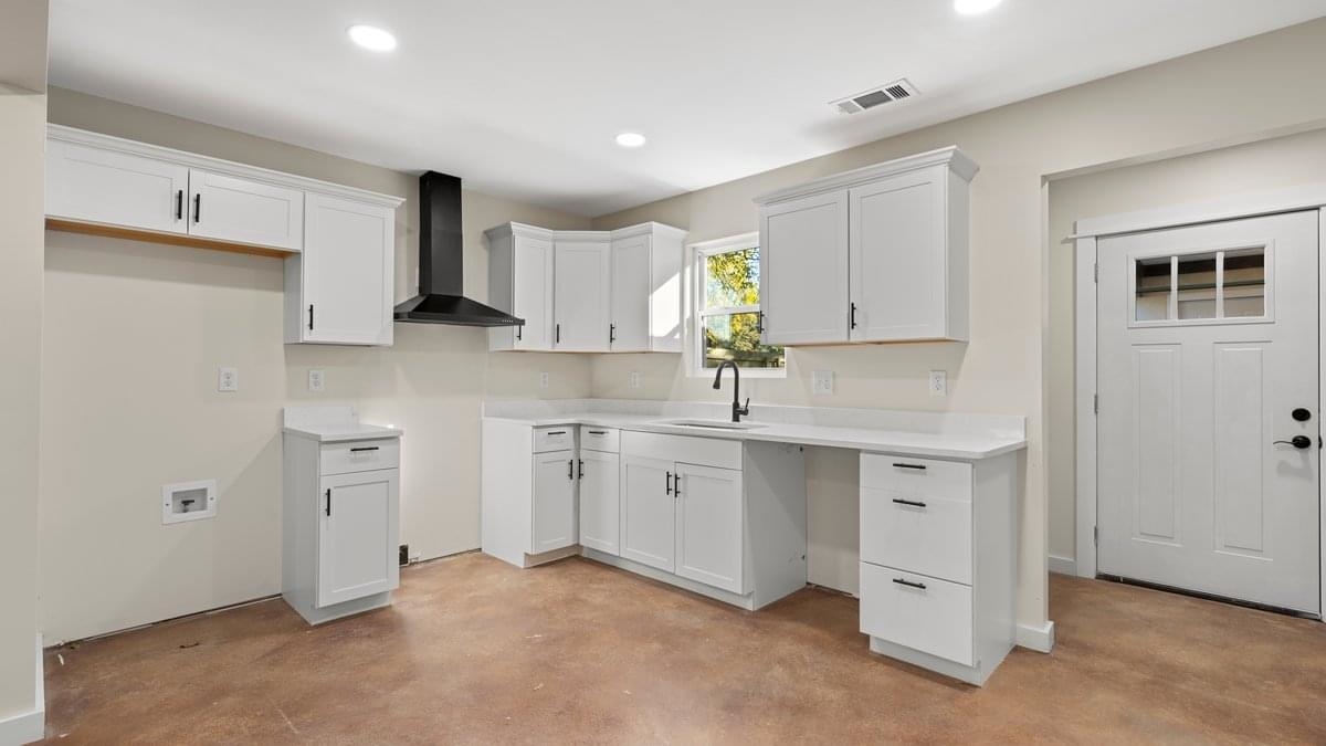 3377 Lamphier Pl Property Photo 6