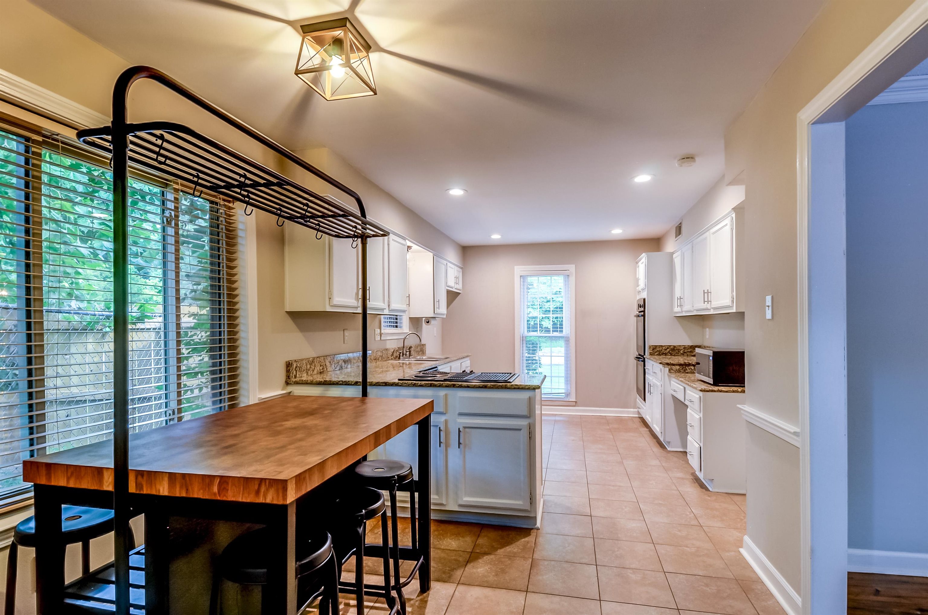 8892 N Thakeham Pl Property Photo 14