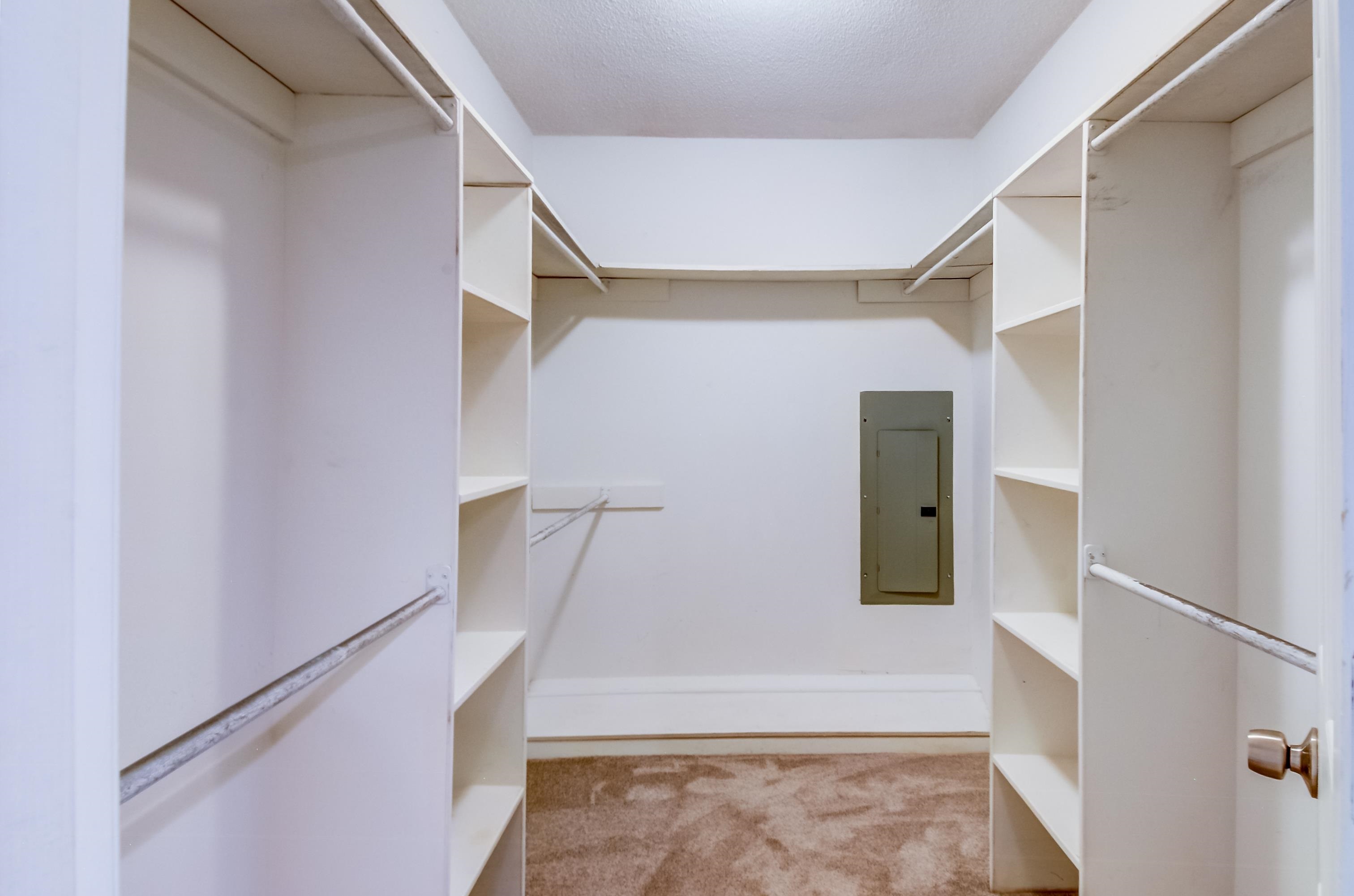 8892 N Thakeham Pl Property Photo 20