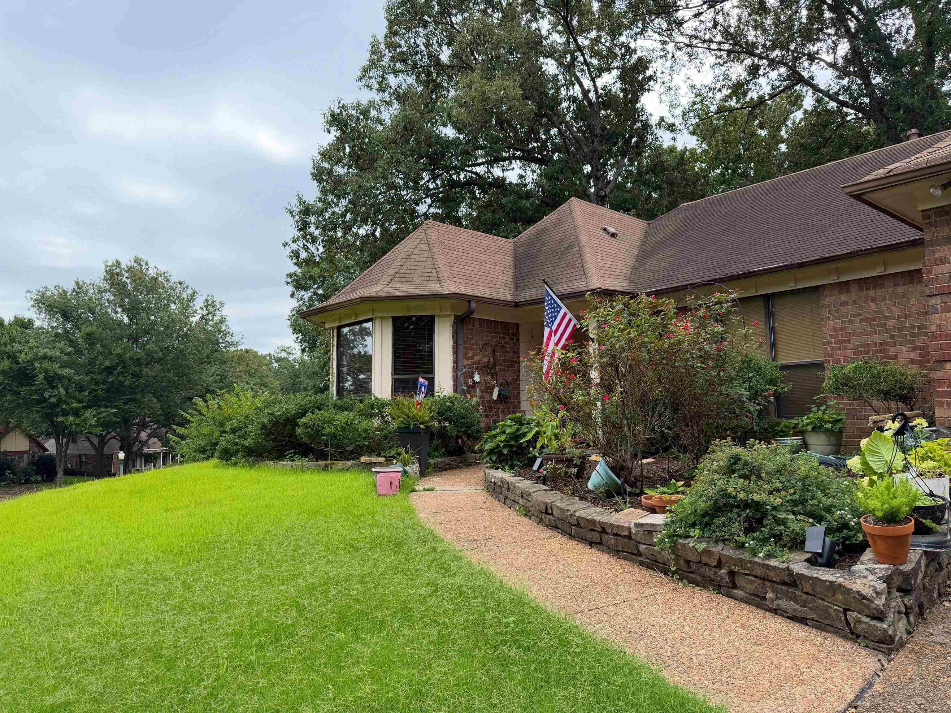 2249 Easton Dr Property Photo 5