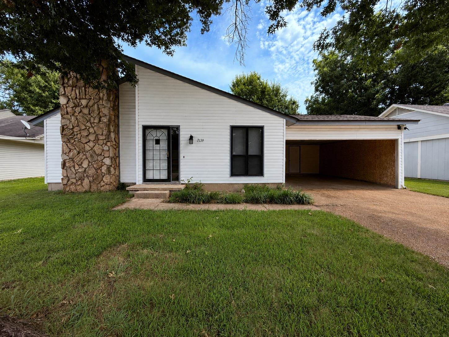7139 Hillshire Dr Property Photo 1