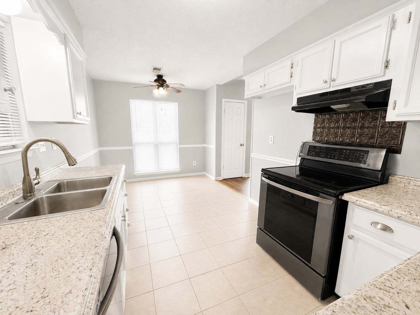 7139 Hillshire Dr Property Photo 7