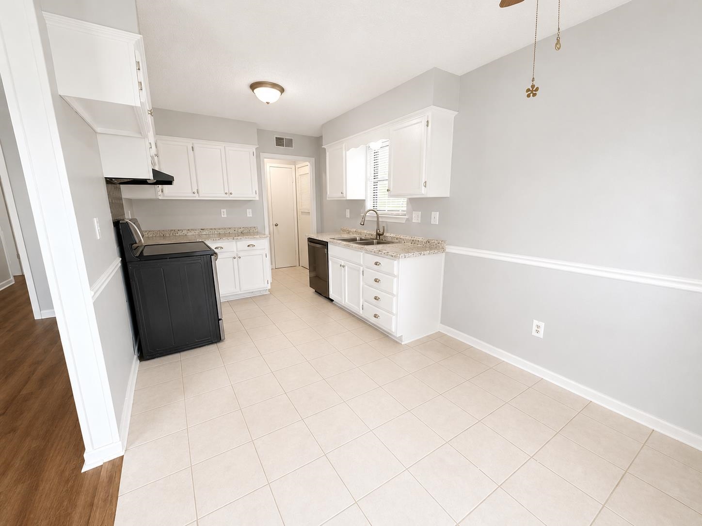 7139 Hillshire Dr Property Photo 8