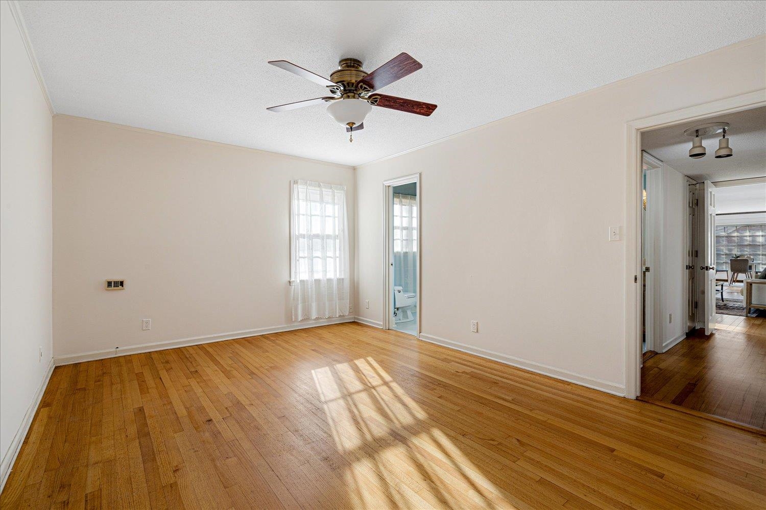130 Greenbriar Dr Property Photo 23