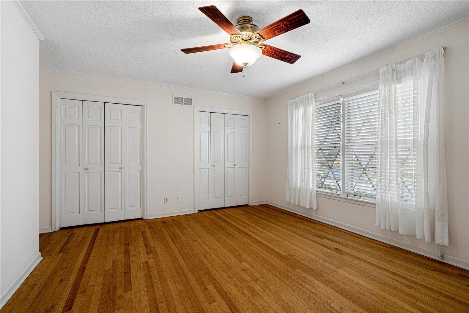 130 Greenbriar Dr Property Photo 26