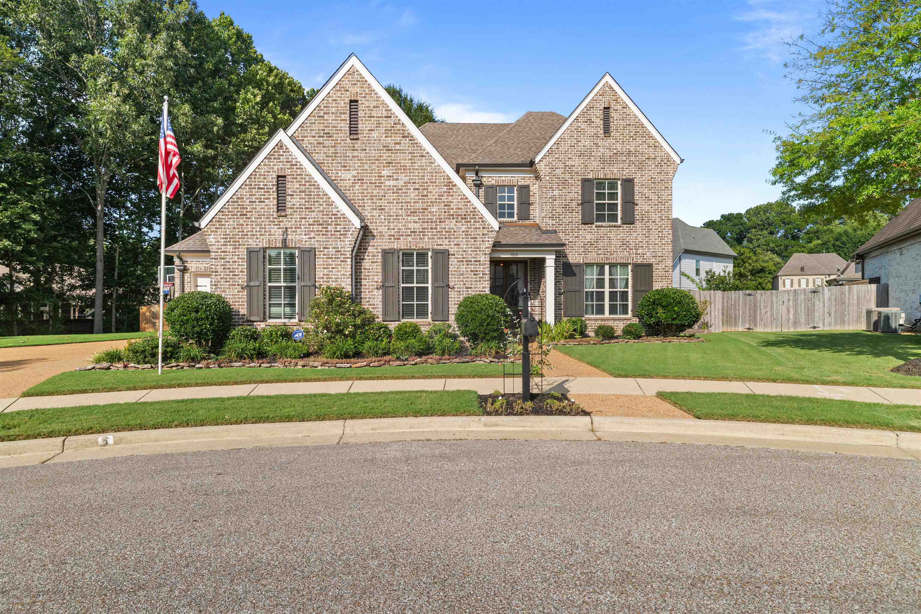 1060 Tuscarora Cv Property Photo 2