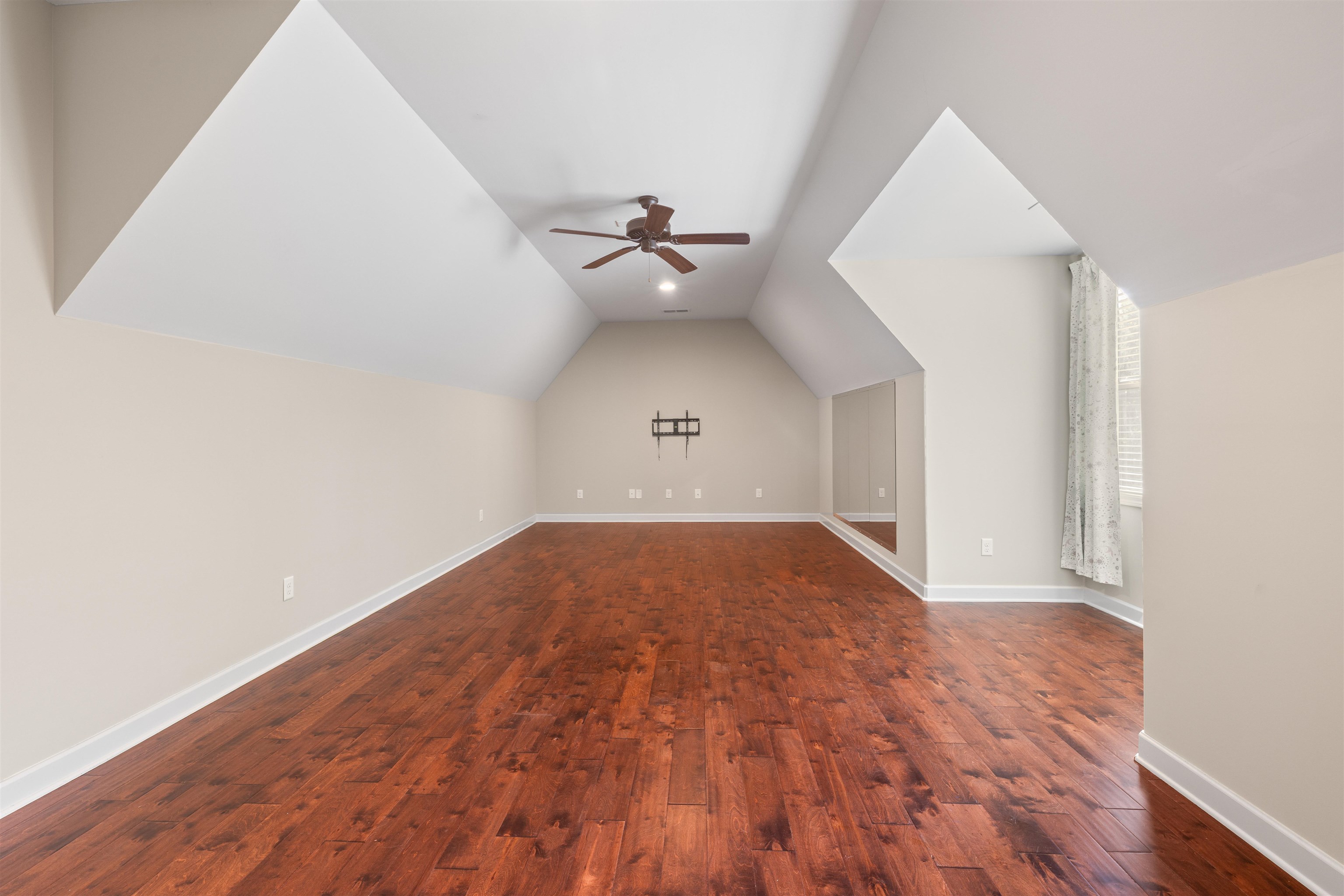 1060 Tuscarora Cv Property Photo 33
