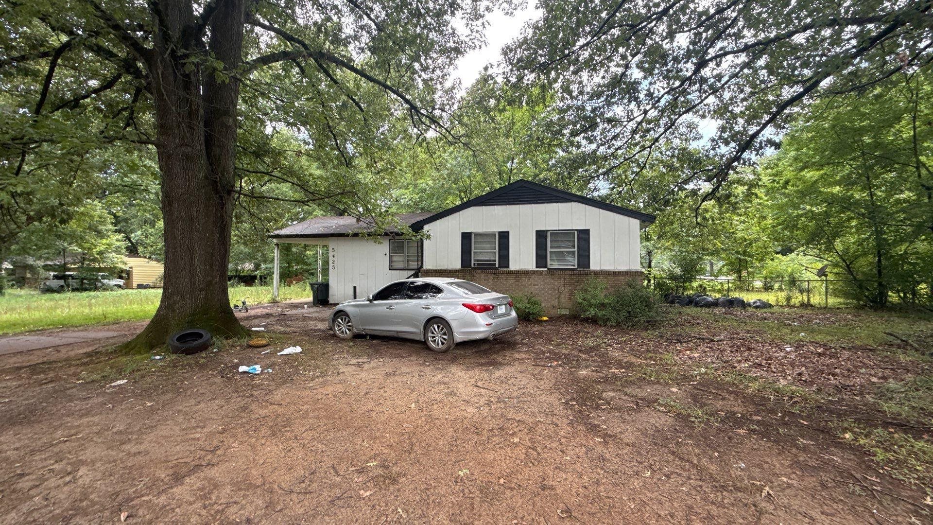 5425 LOCHINVAR DR Property Photo 1