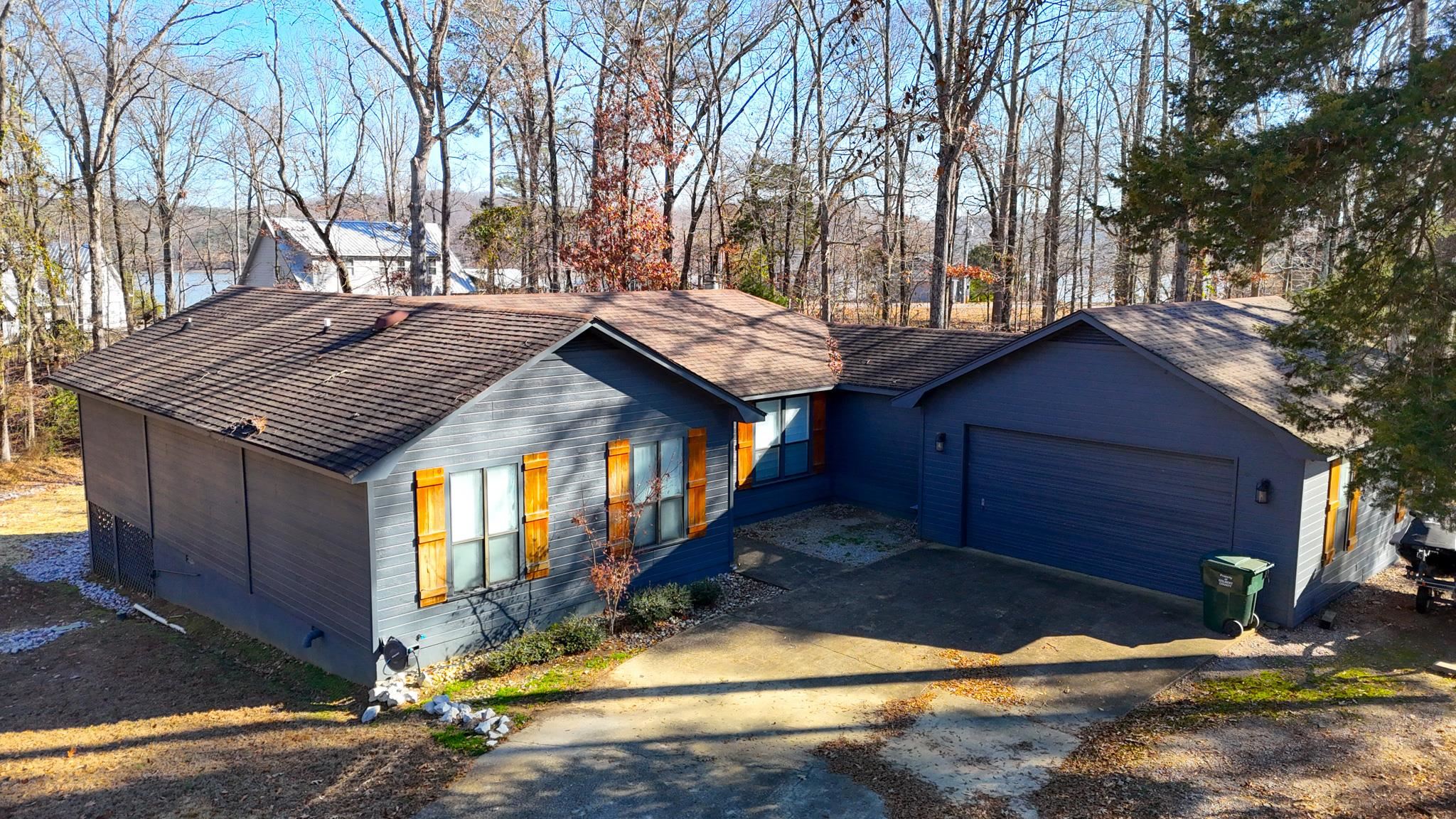 90 Roberts Dr Property Photo 2