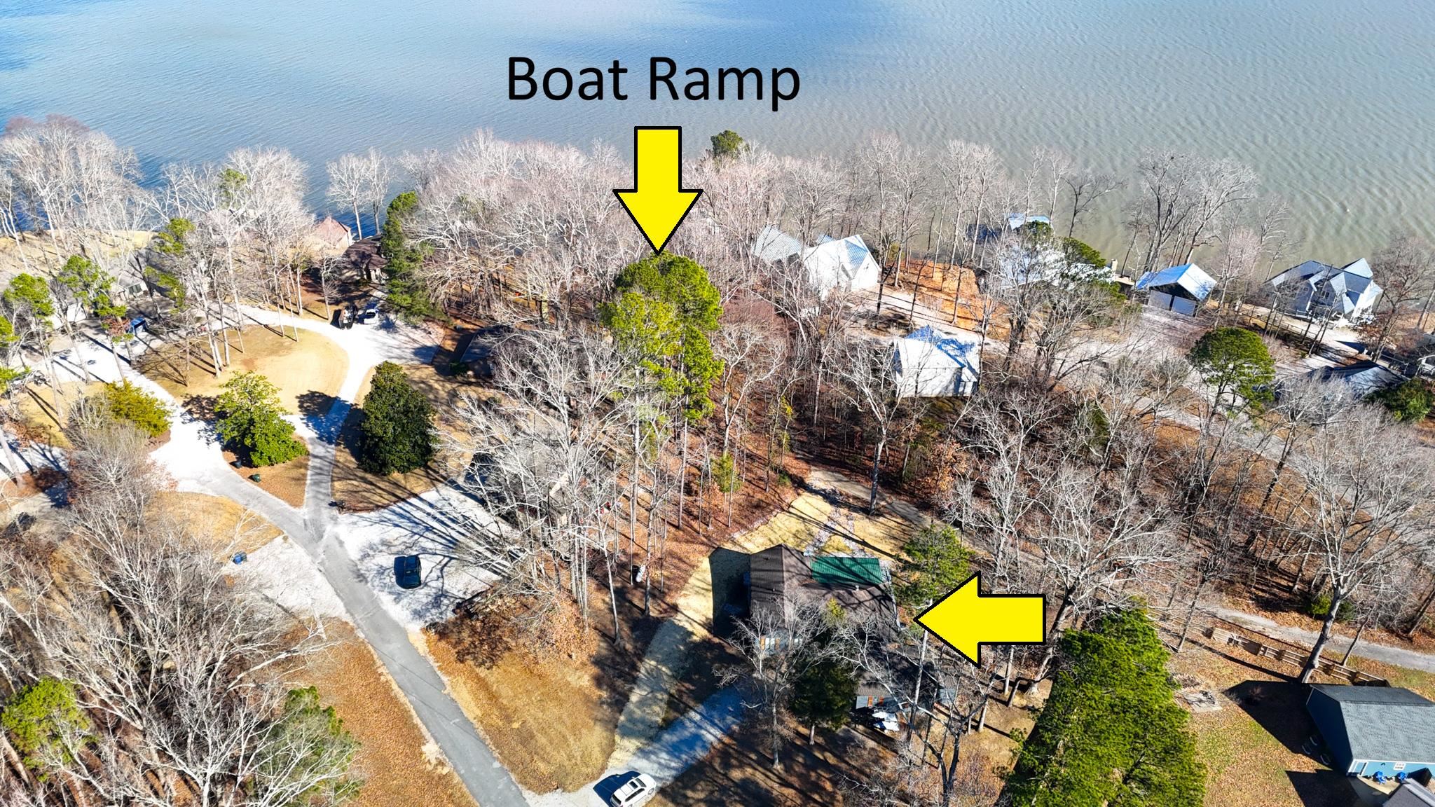 90 Roberts Dr Property Photo 4