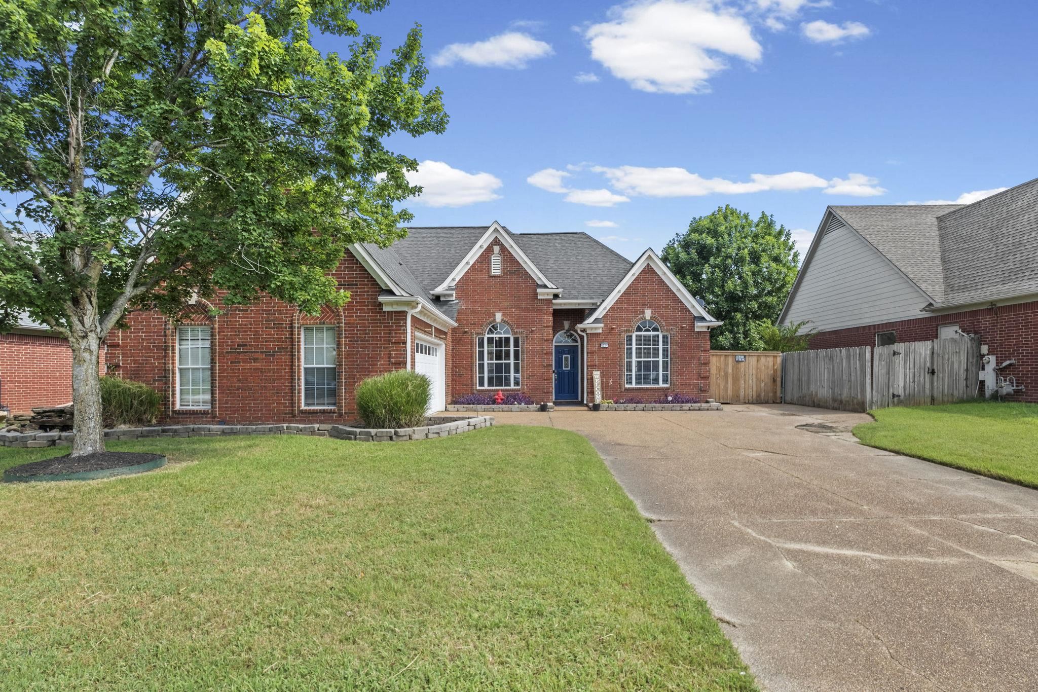 8224 Blue Lagoon Dr Property Photo 1