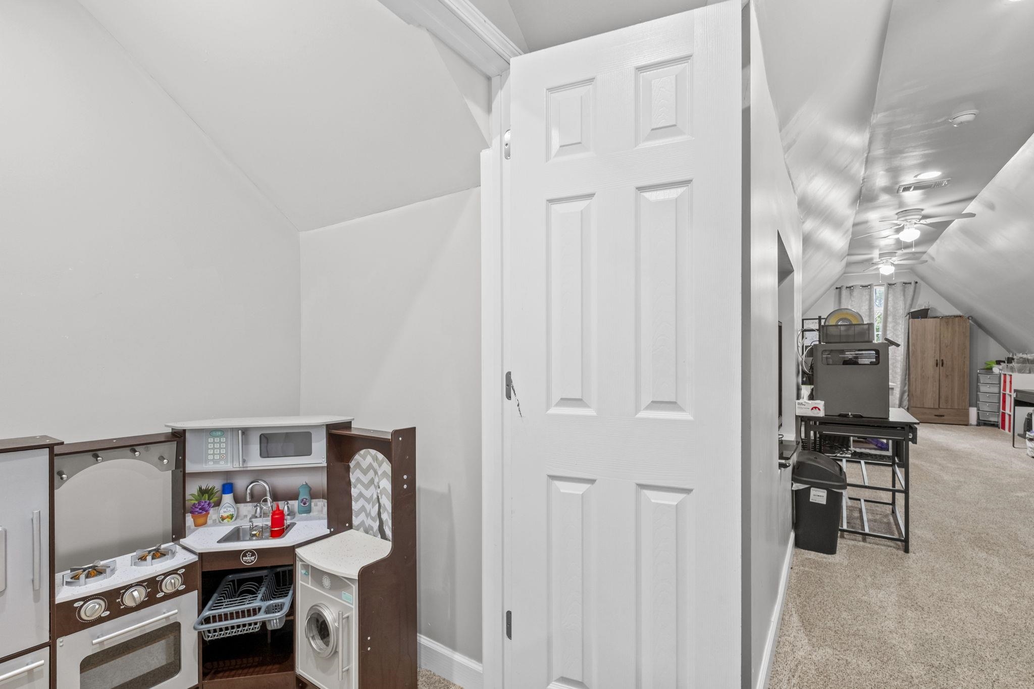 8224 Blue Lagoon Dr Property Photo 29