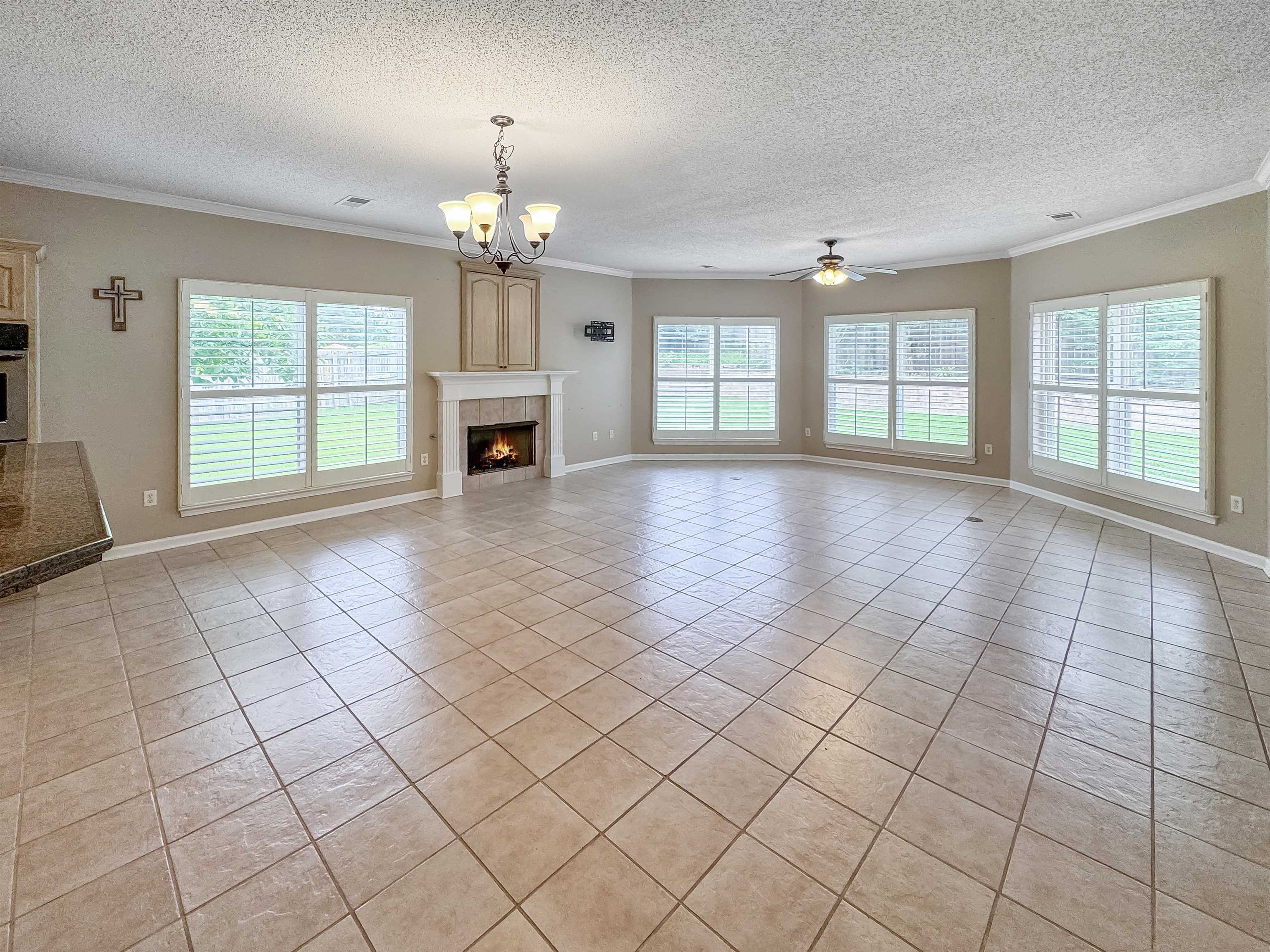 129 Kathy Cir Property Photo 8
