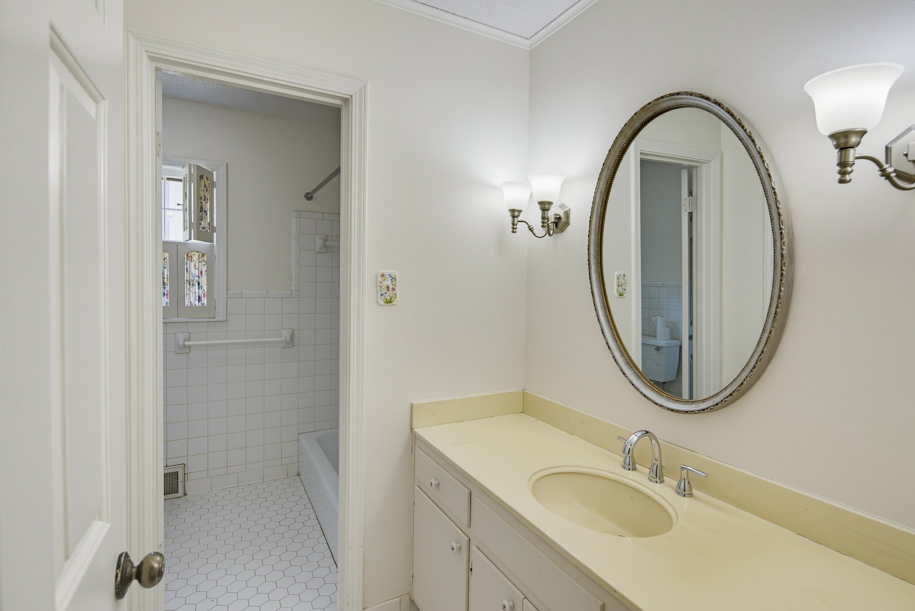2209 Thornwood Ln Property Photo 22