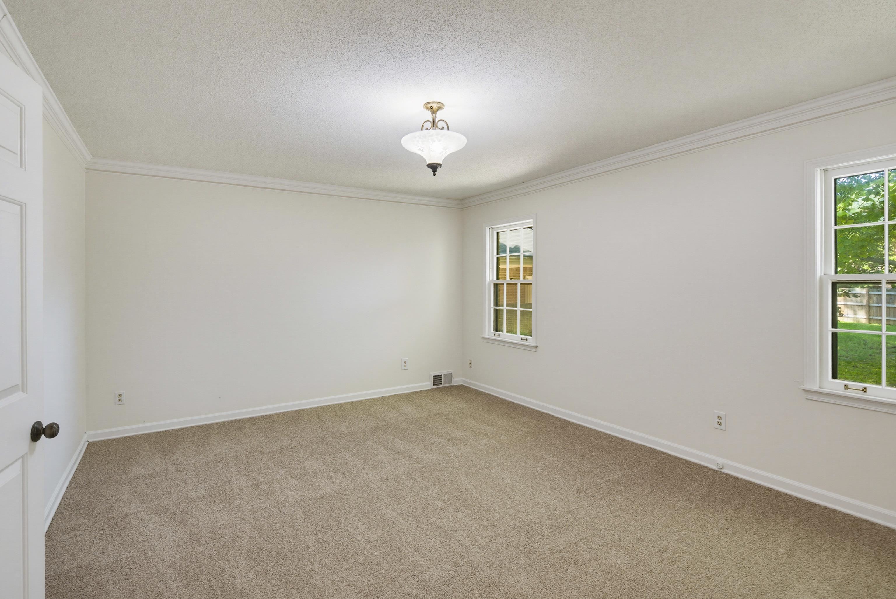 2209 Thornwood Ln Property Photo 32