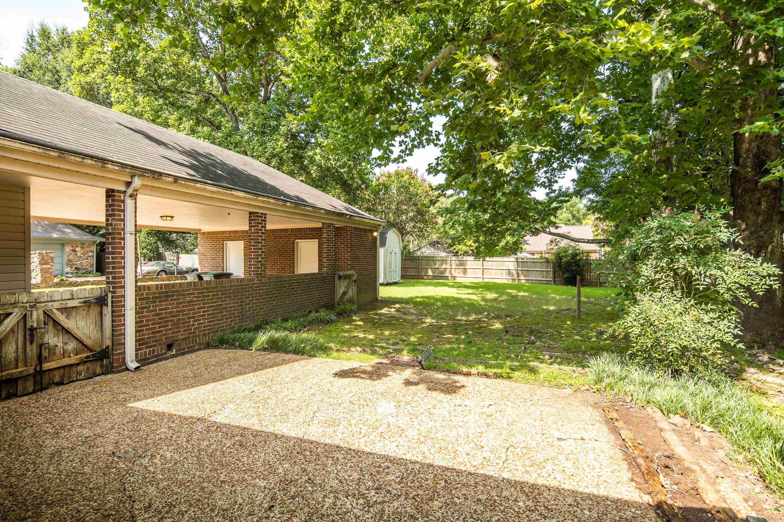 2209 Thornwood Ln Property Photo 33