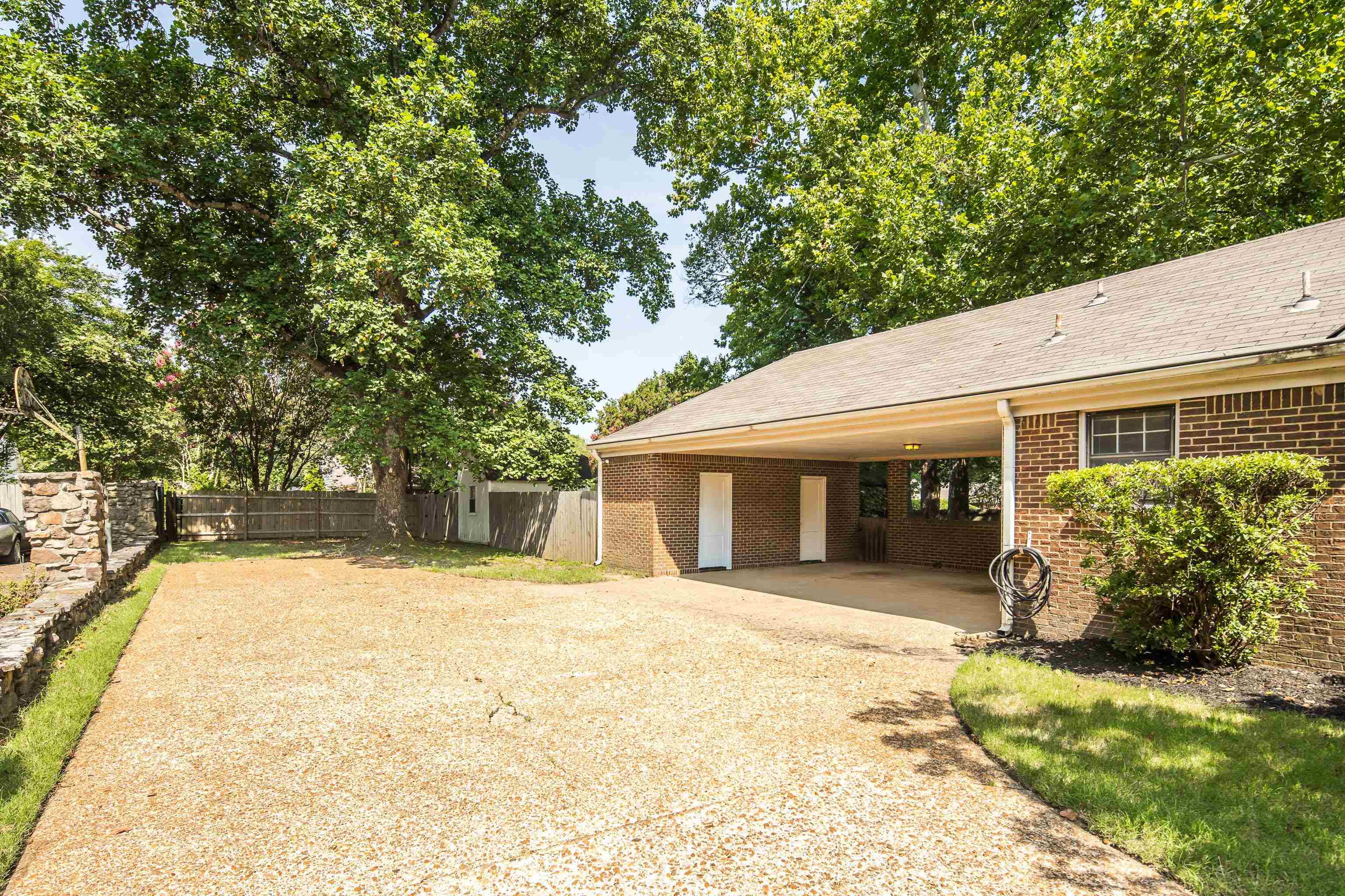 2209 Thornwood Ln Property Photo 36