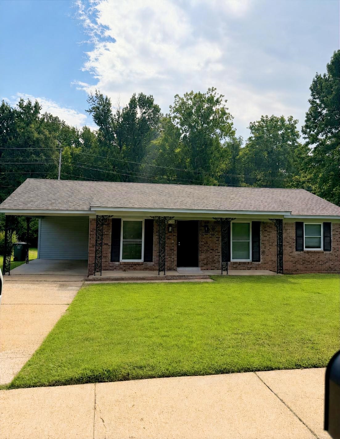 3090 Spring Hill Dr Property Photo 2