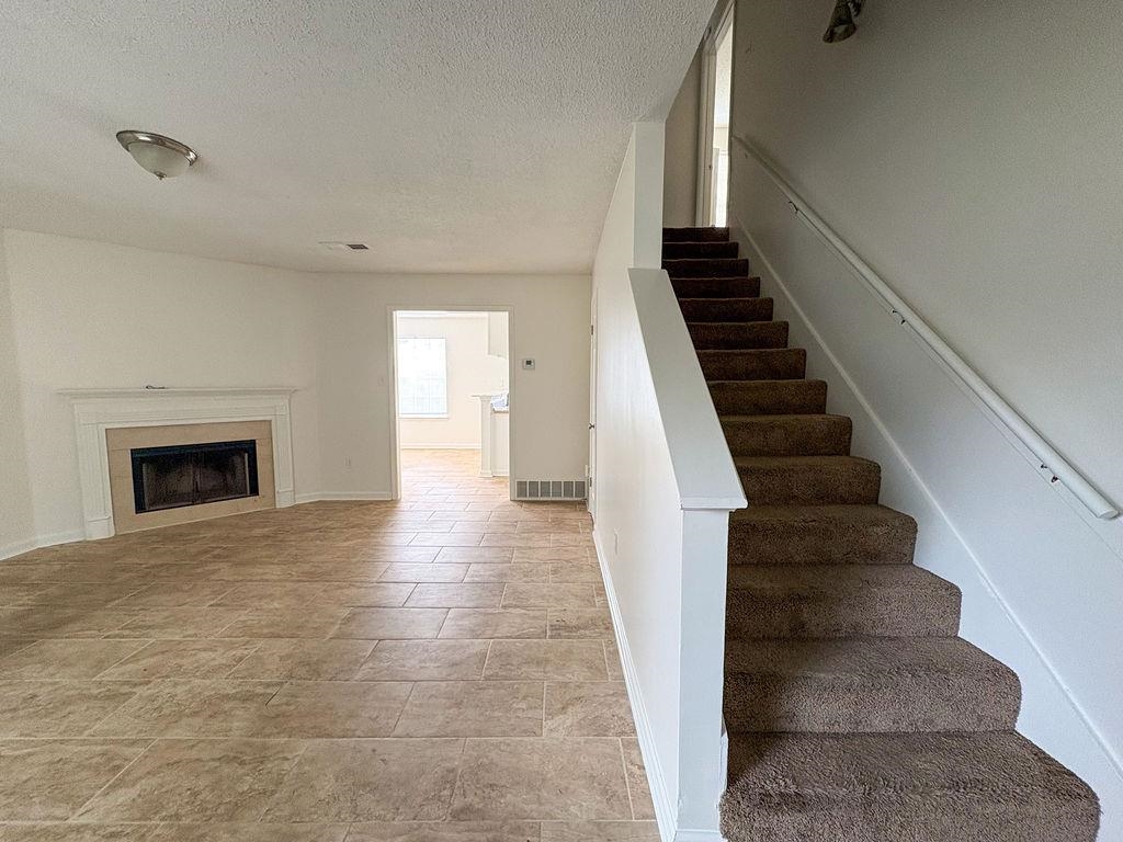 1819 Black Bear Cir W Property Photo 3