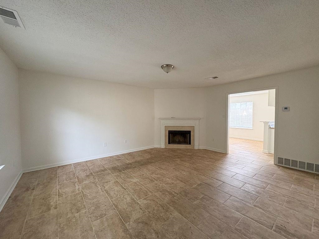 1819 Black Bear Cir W Property Photo 4