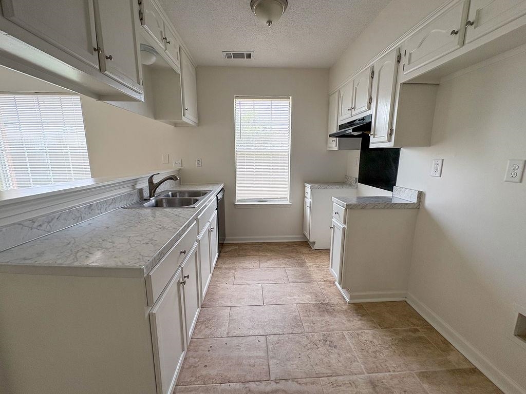 1819 Black Bear Cir W Property Photo 7