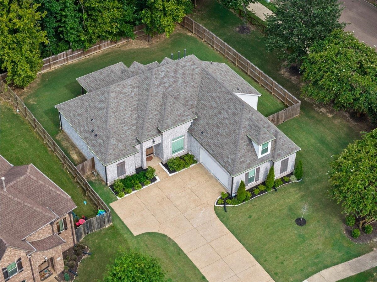 4998 Farmland Way Property Photo 2