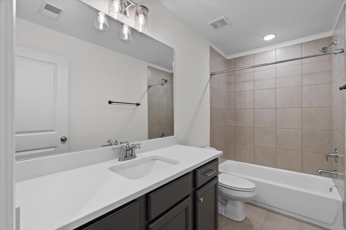 4998 Farmland Way Property Photo 27