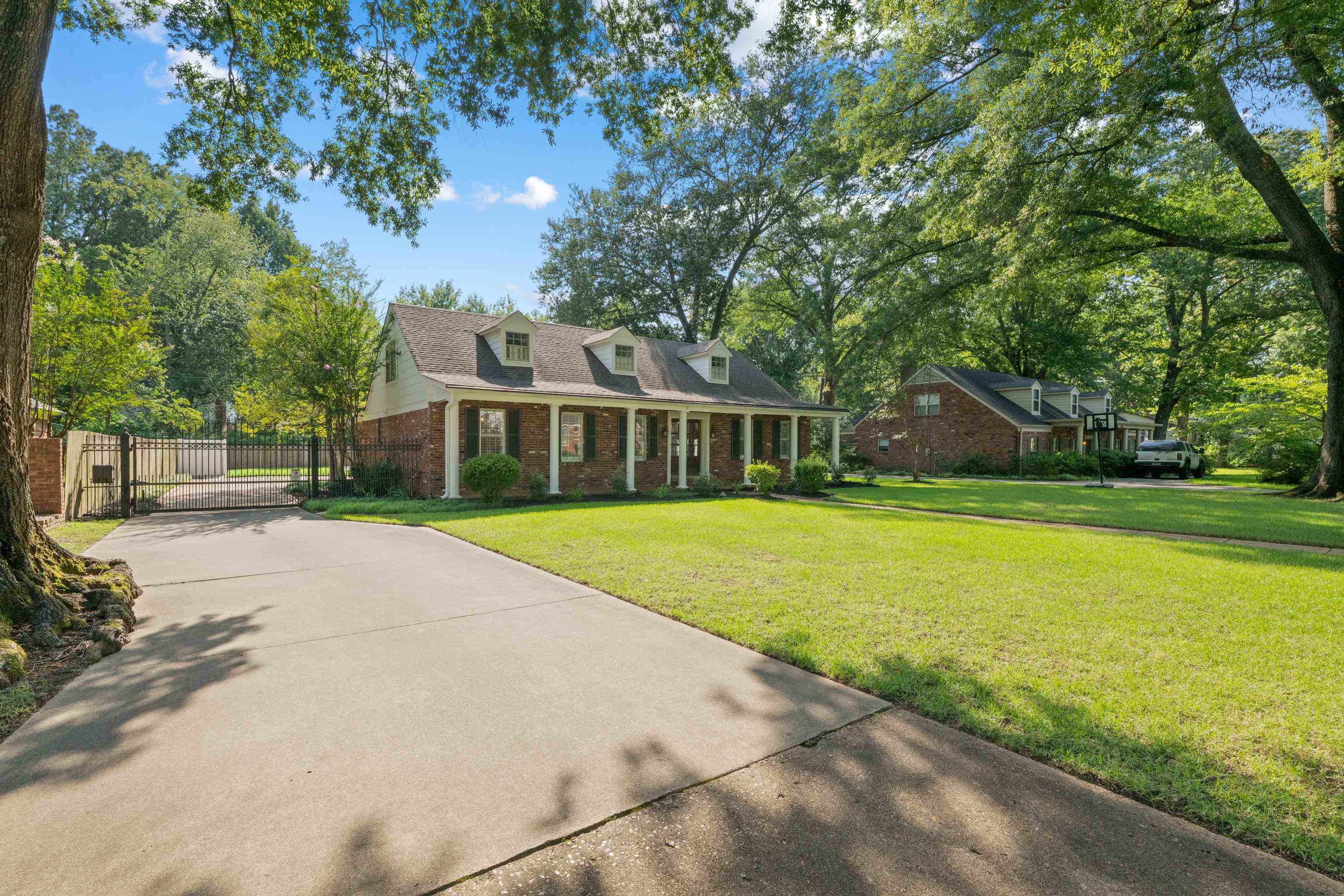 1539 Brookside Dr Property Photo 2