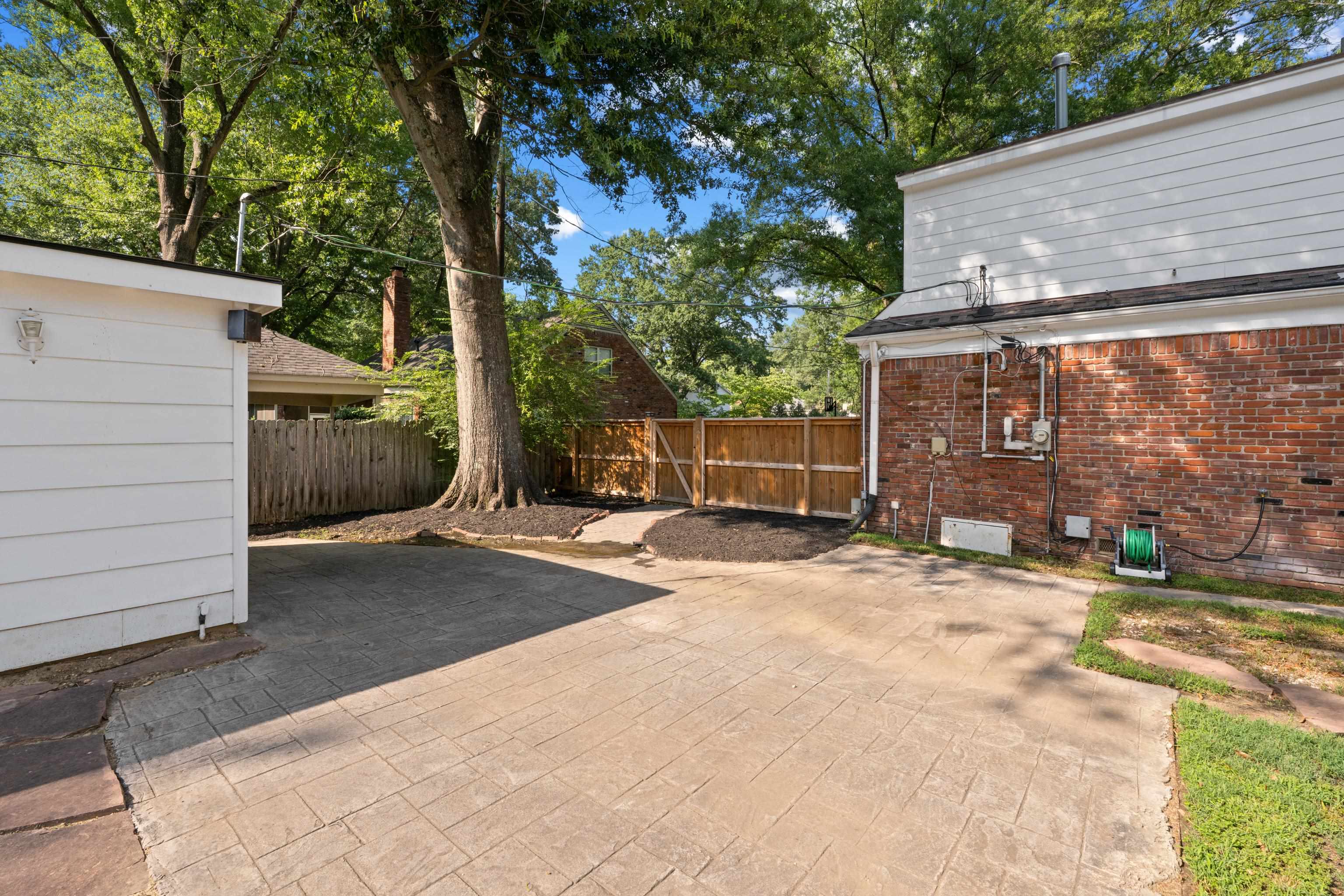 1539 Brookside Dr Property Photo 4