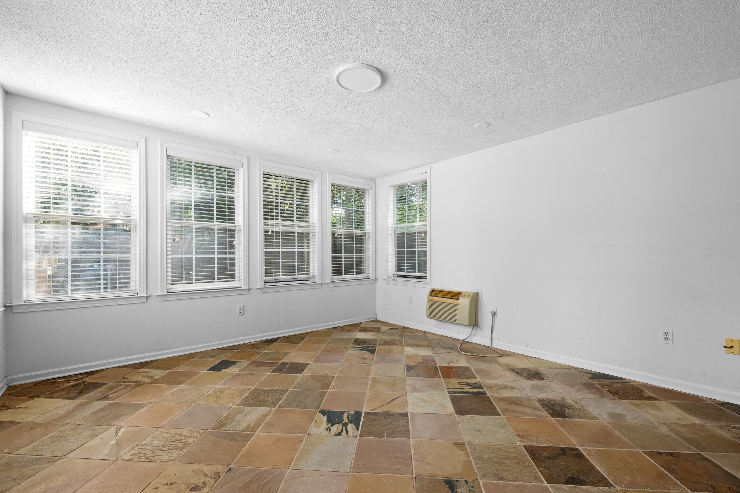 1539 Brookside Dr Property Photo 18