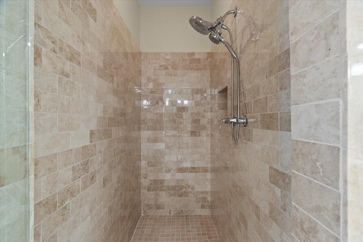 1221 Oak River Rd Property Photo 13