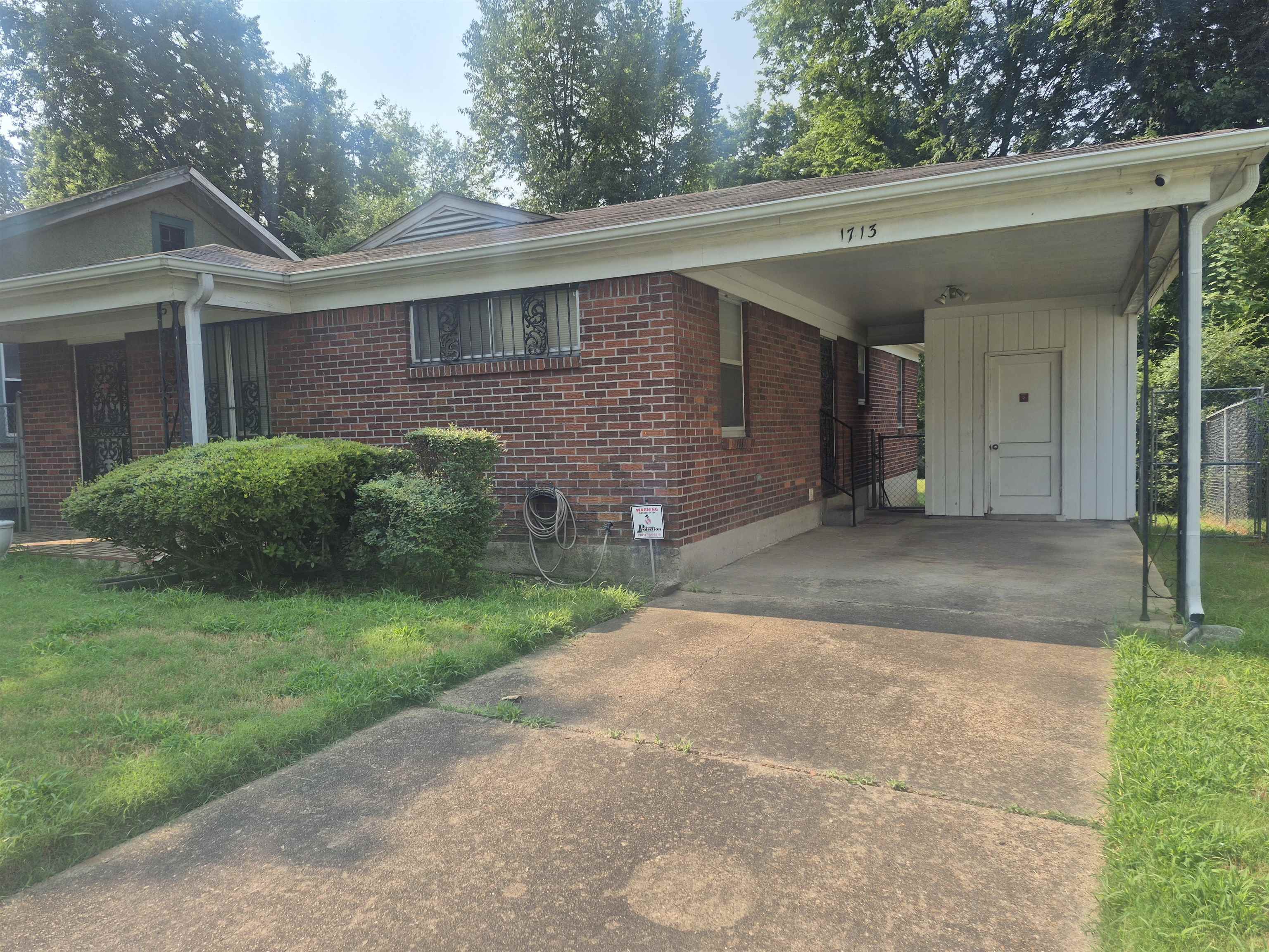 1713 Foster Ave Property Photo 2