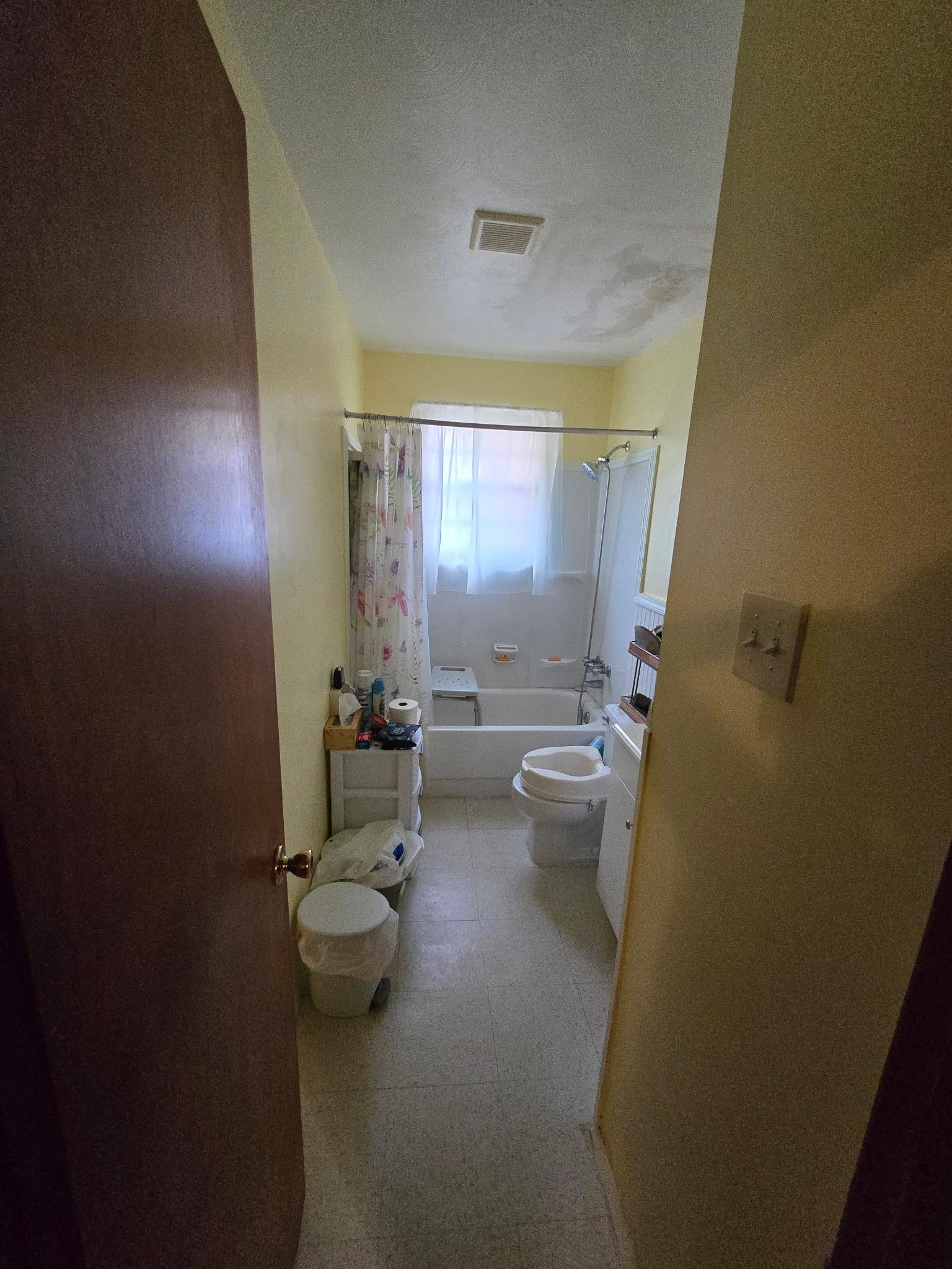 1713 Foster Ave Property Photo 7