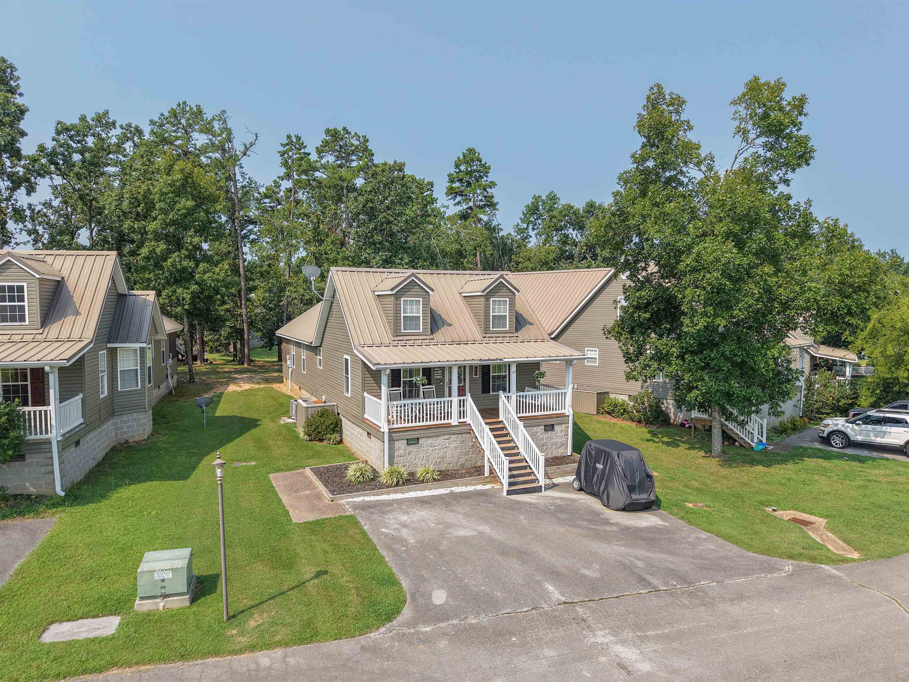 27 PEARL PKY Property Photo 1