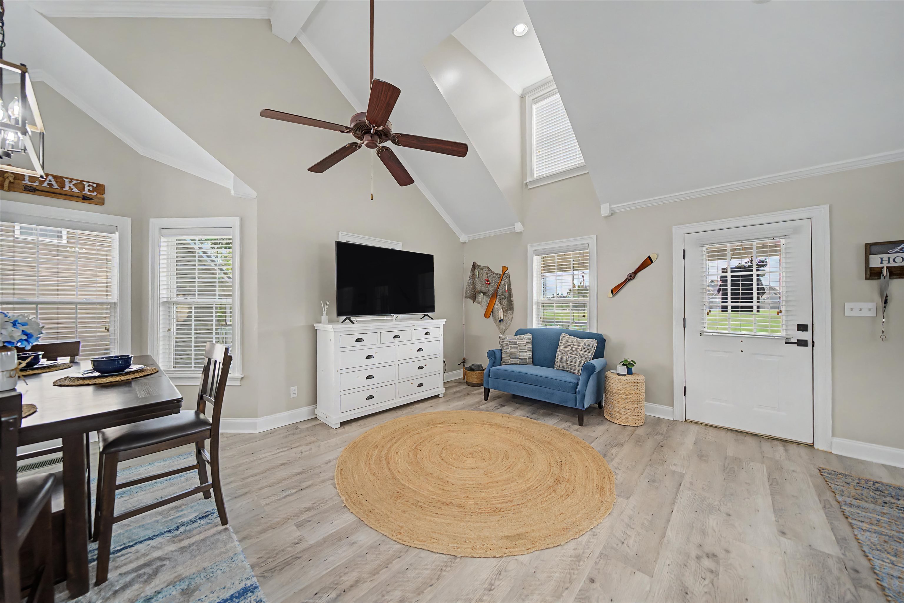 27 Pearl Pky Property Photo 14