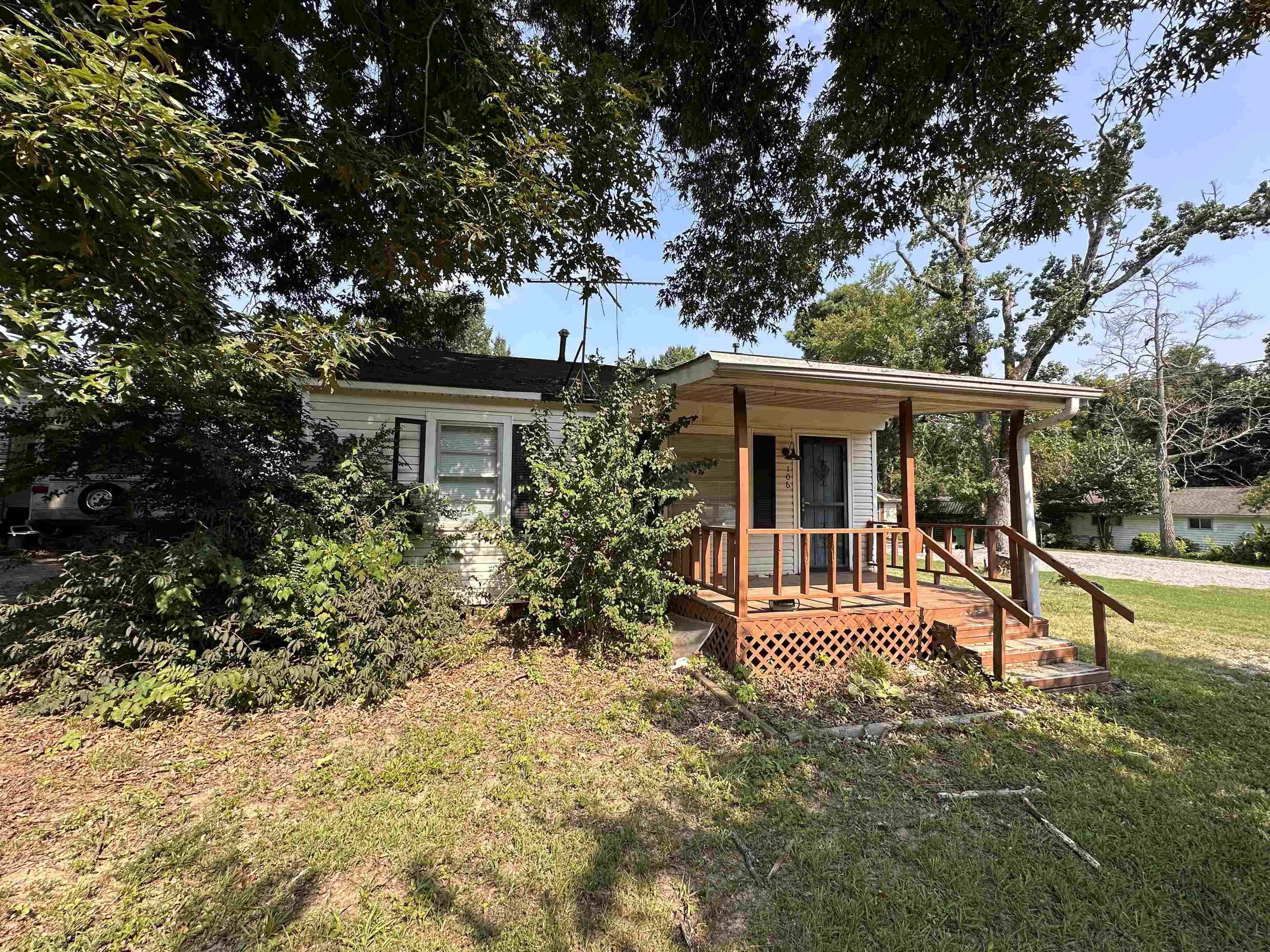 106 Maple Hill Dr Property Photo 2