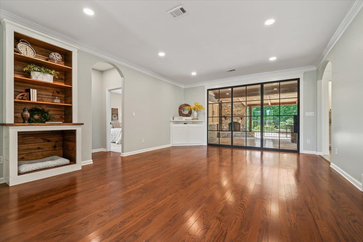 6257 Willow Walk Way Property Photo 10