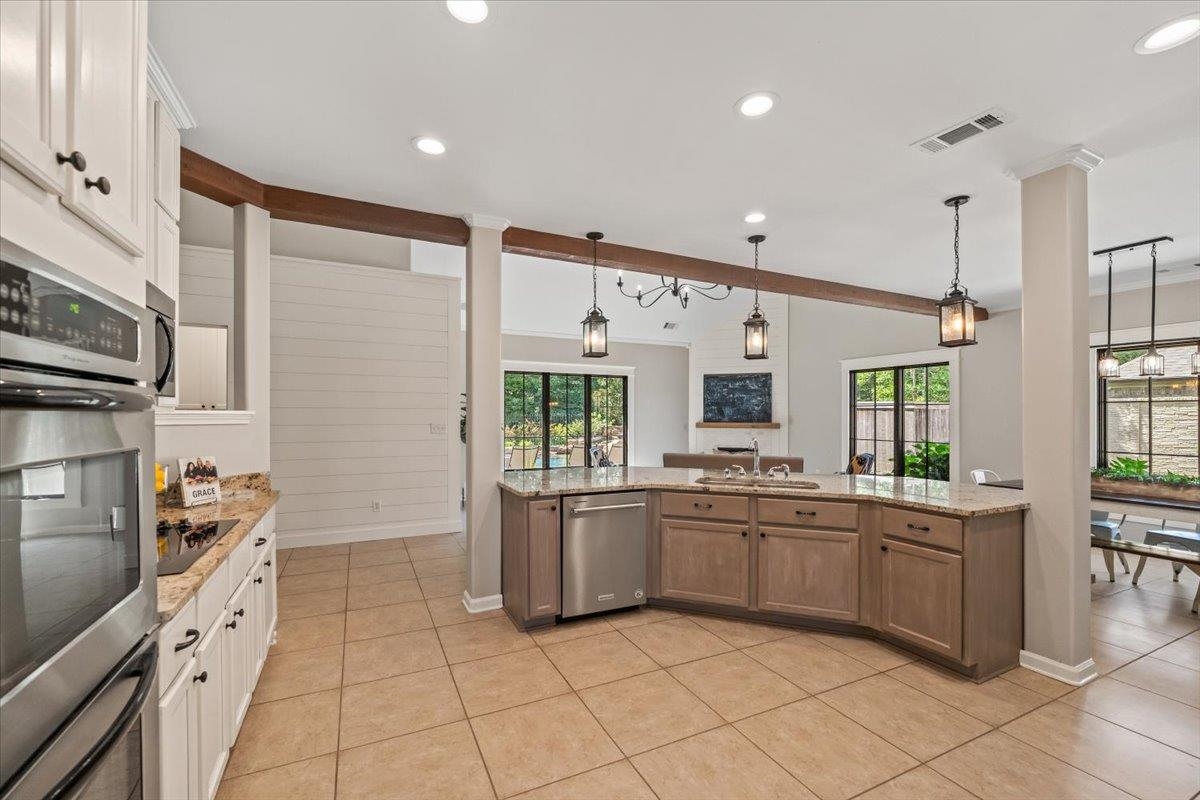 6257 Willow Walk Way Property Photo 13