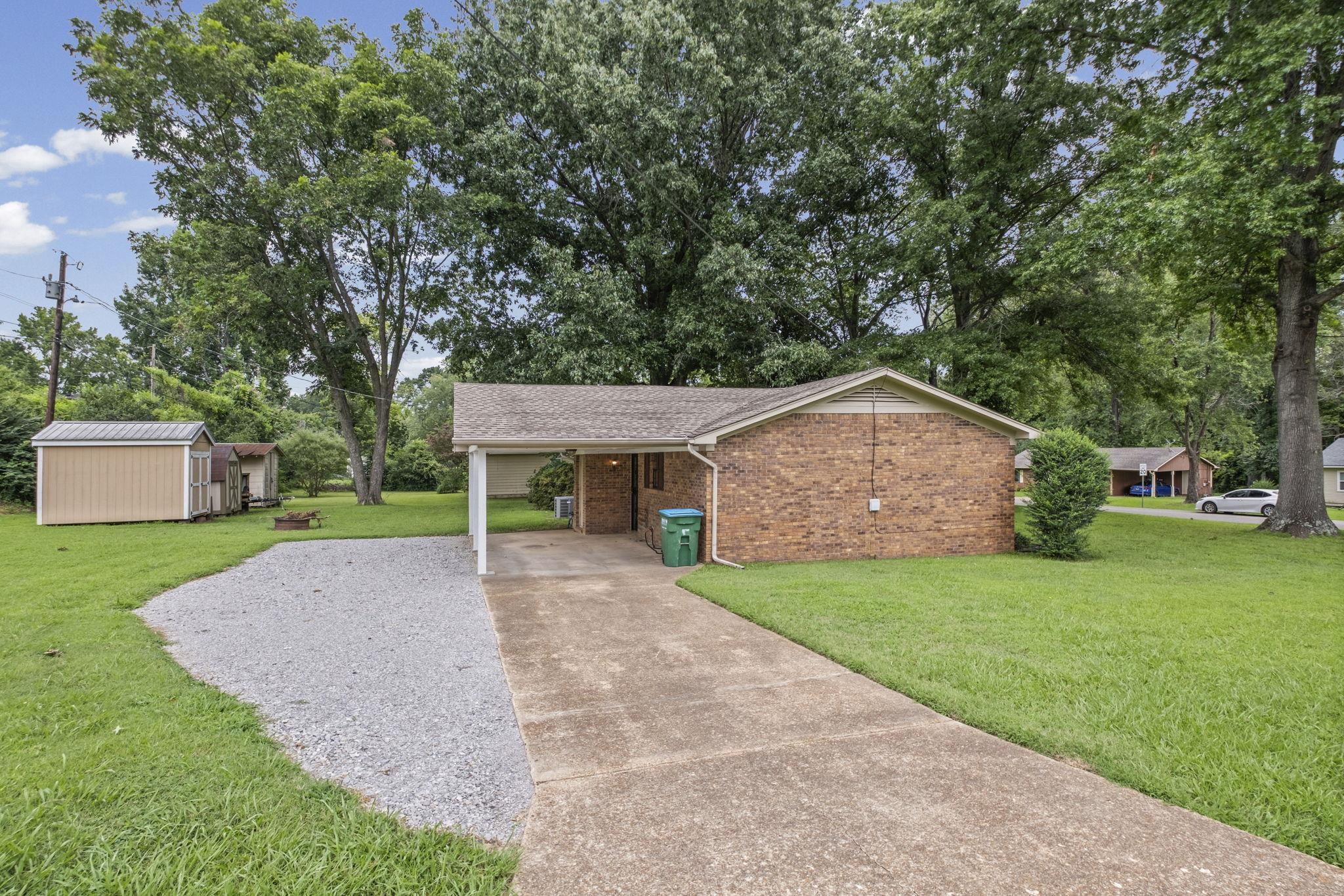 11 Allen St Property Photo 14