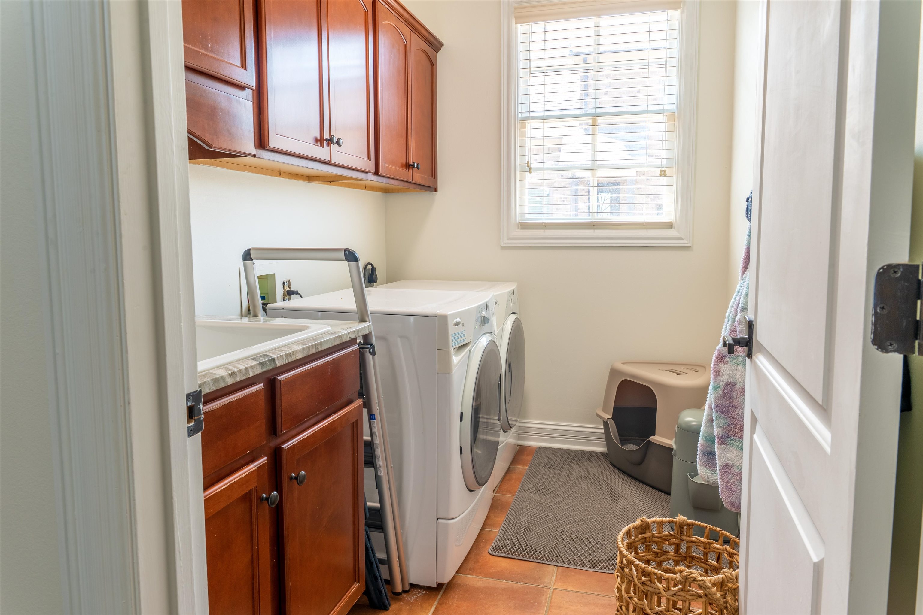 3930 Pointe Dr Property Photo 40