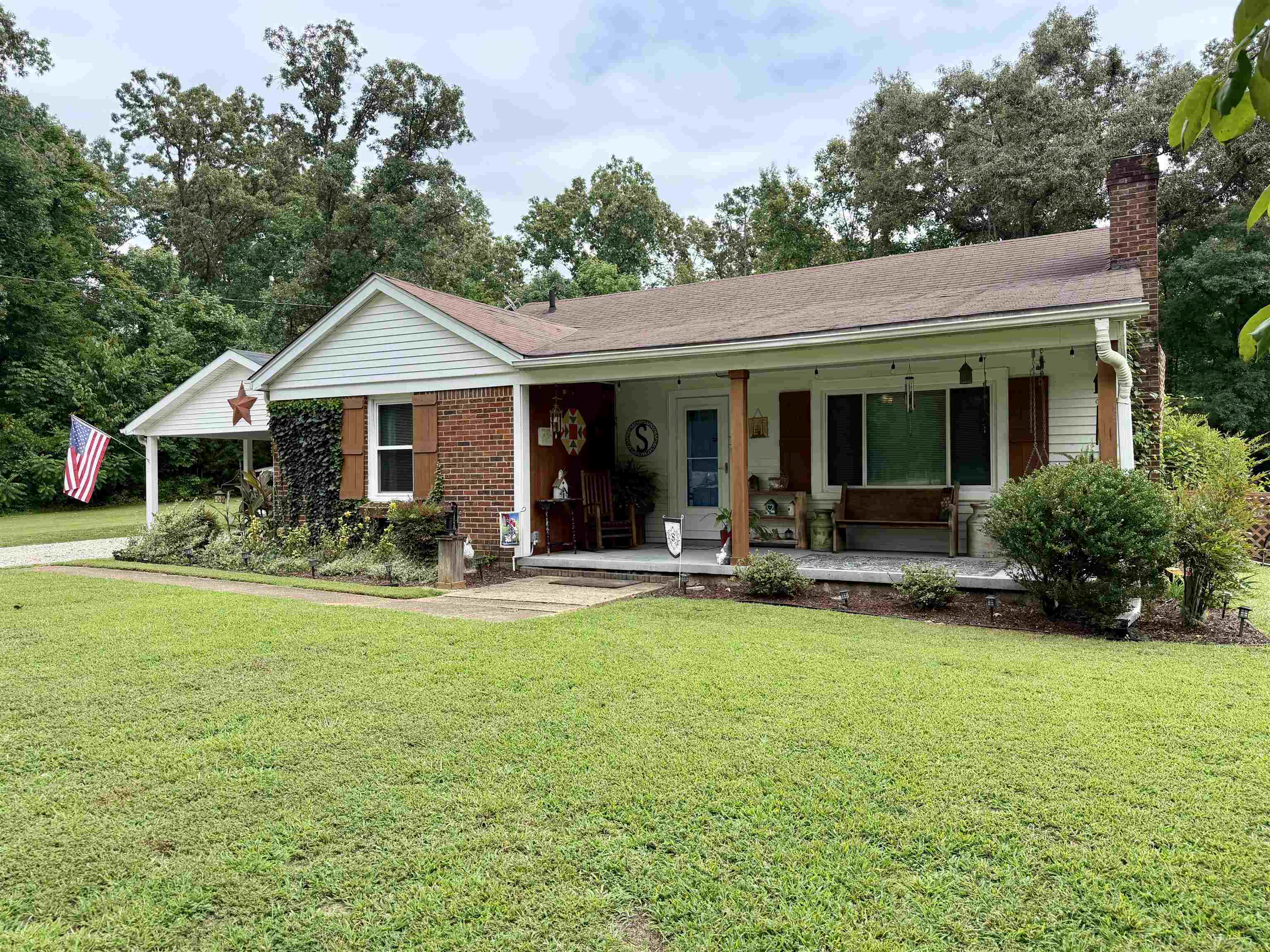 206 Burns Rd Property Photo 1