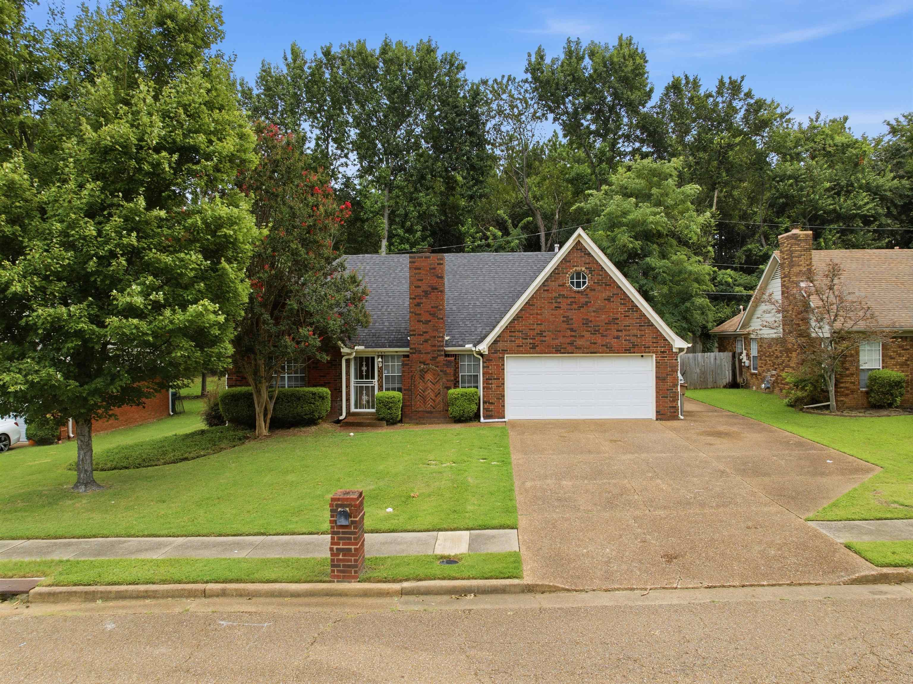 5888 PIPERS GREEN LN Property Photo 1