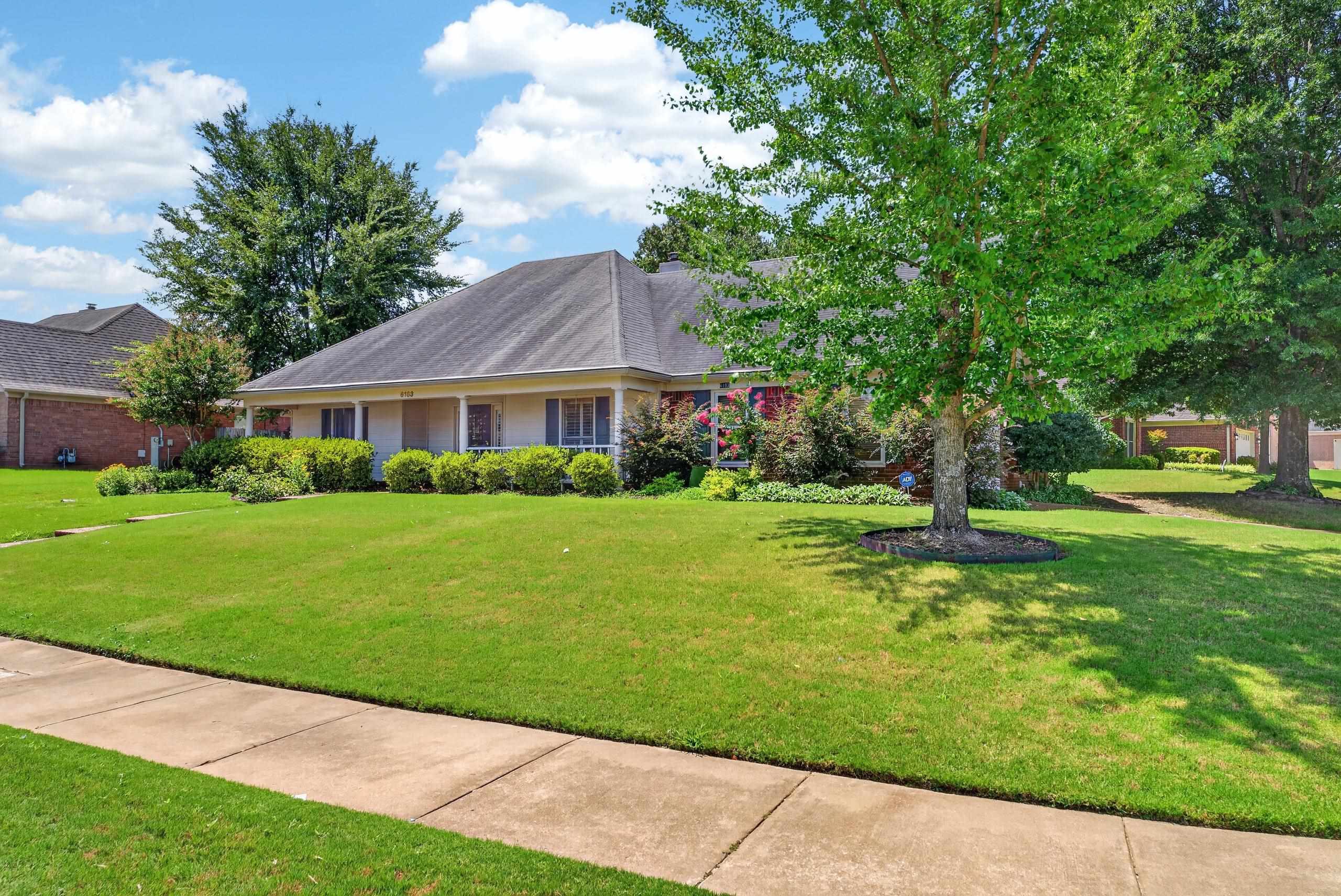 6183 Daybreak Dr Property Photo 2