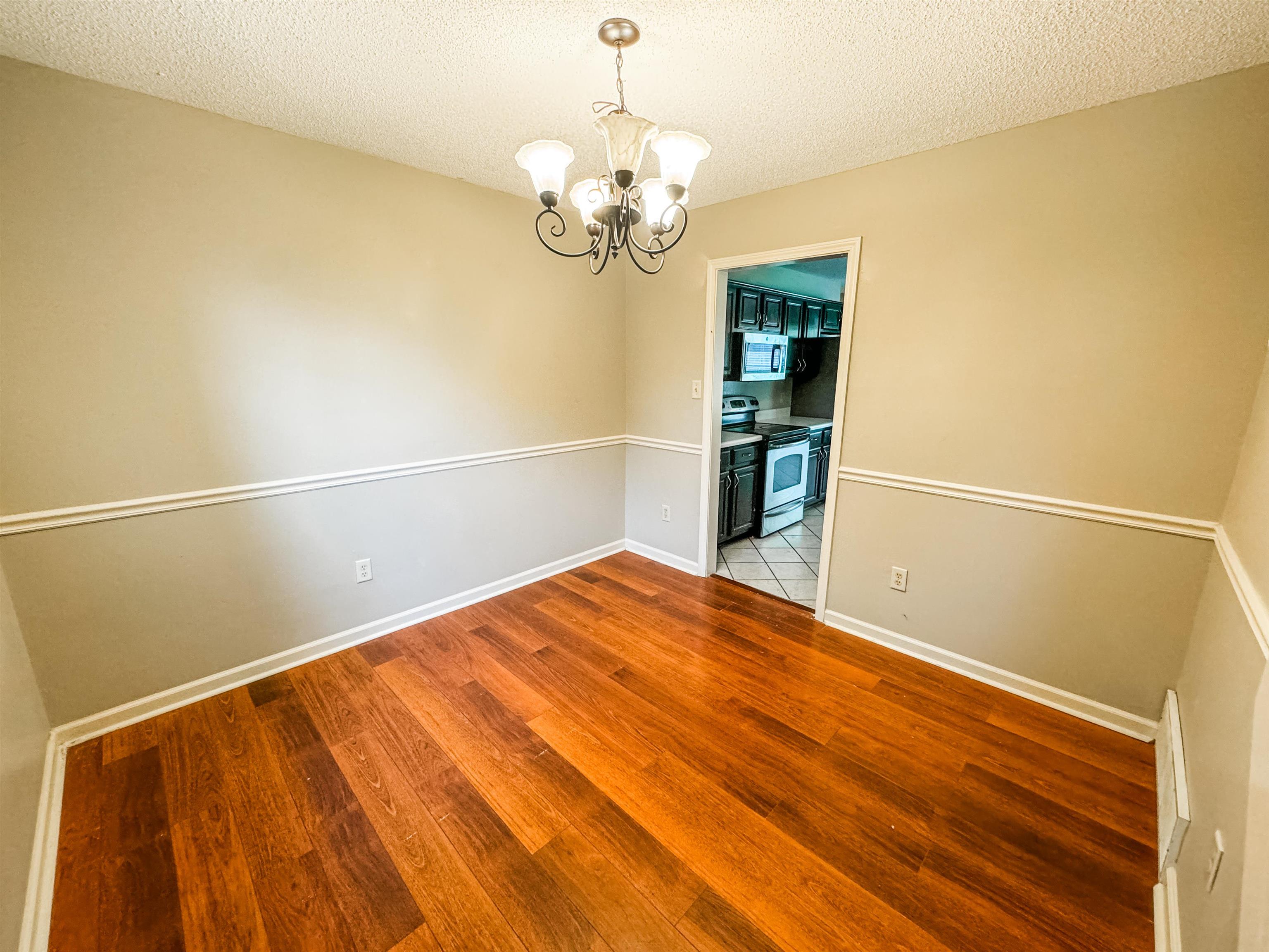 1294 River Bank Dr Property Photo 3